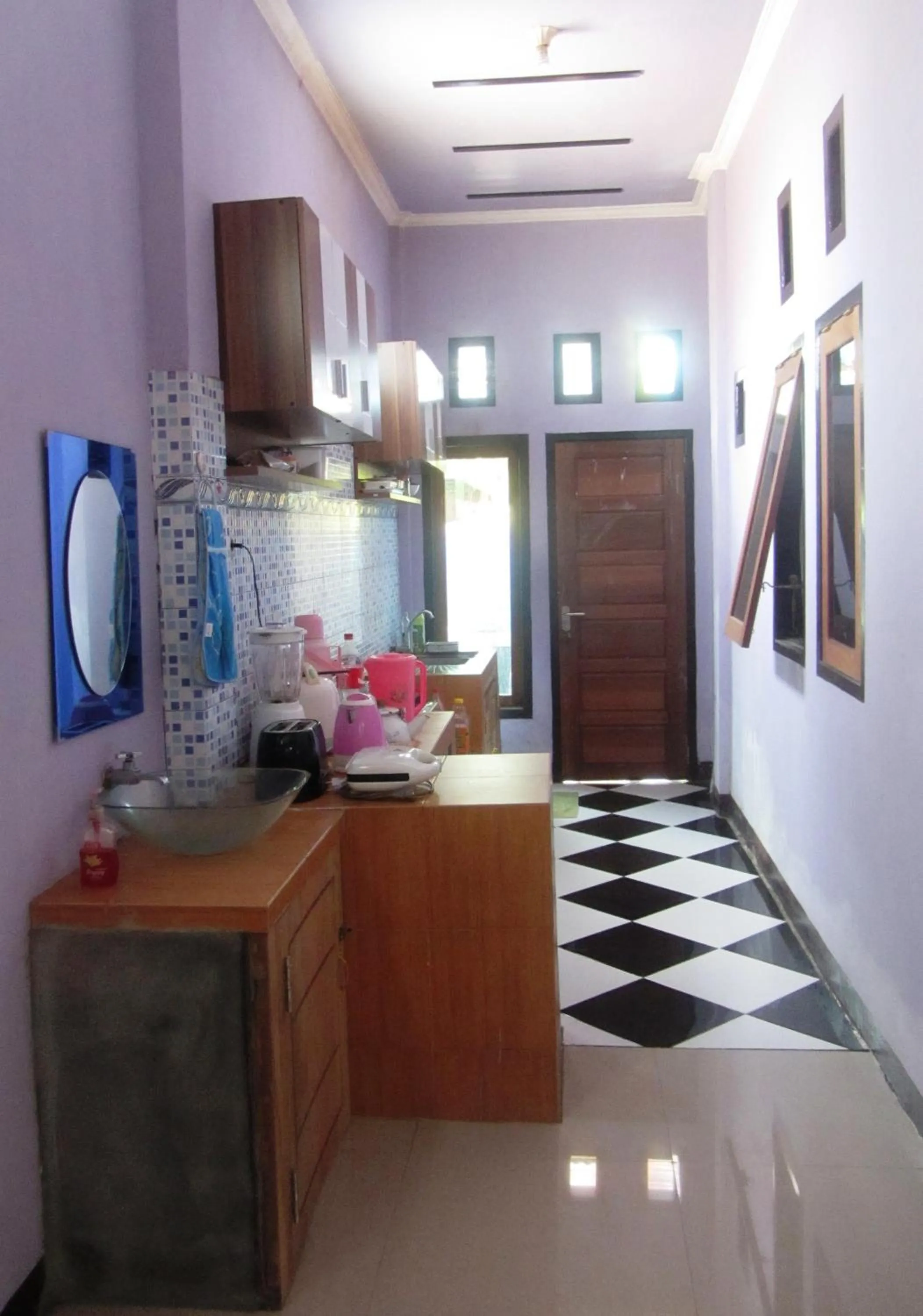 Communal kitchen in Kurnia Homestay