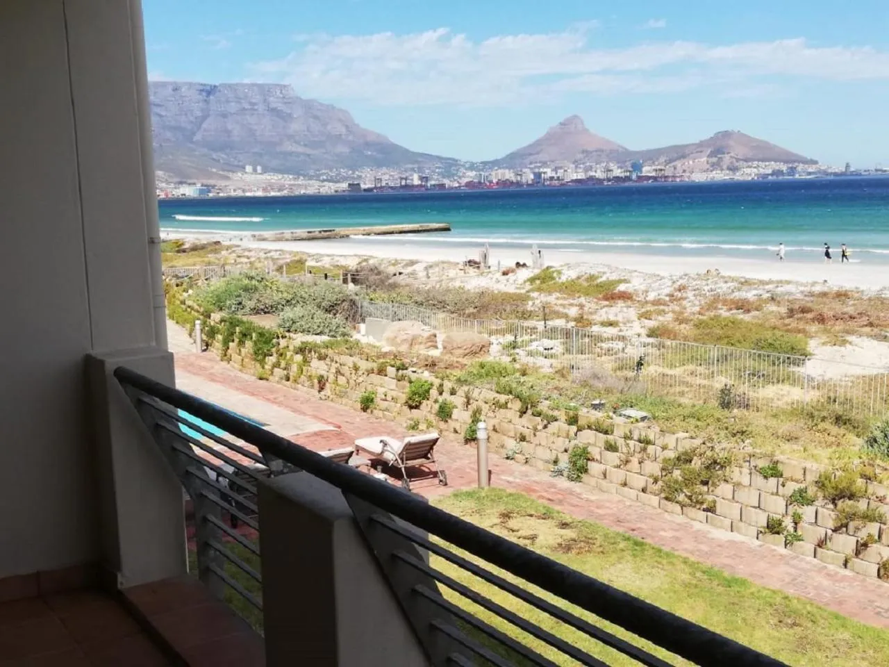 Property building in Cape Town Beachfront Apartments at Leisure Bay