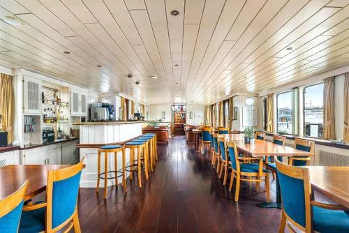 Botel Van Aemstel