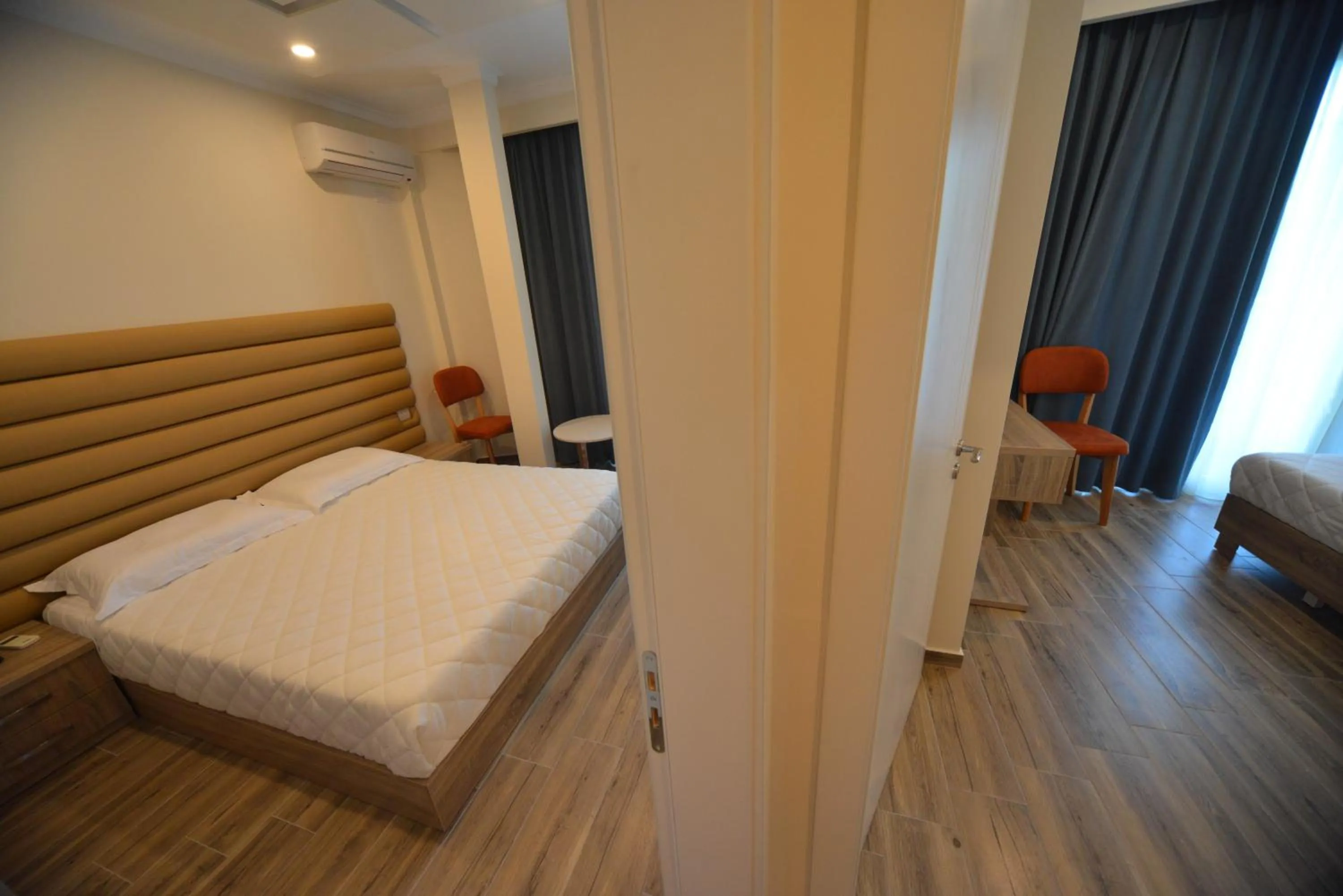 Garden view, Bed in Hotel Elesio