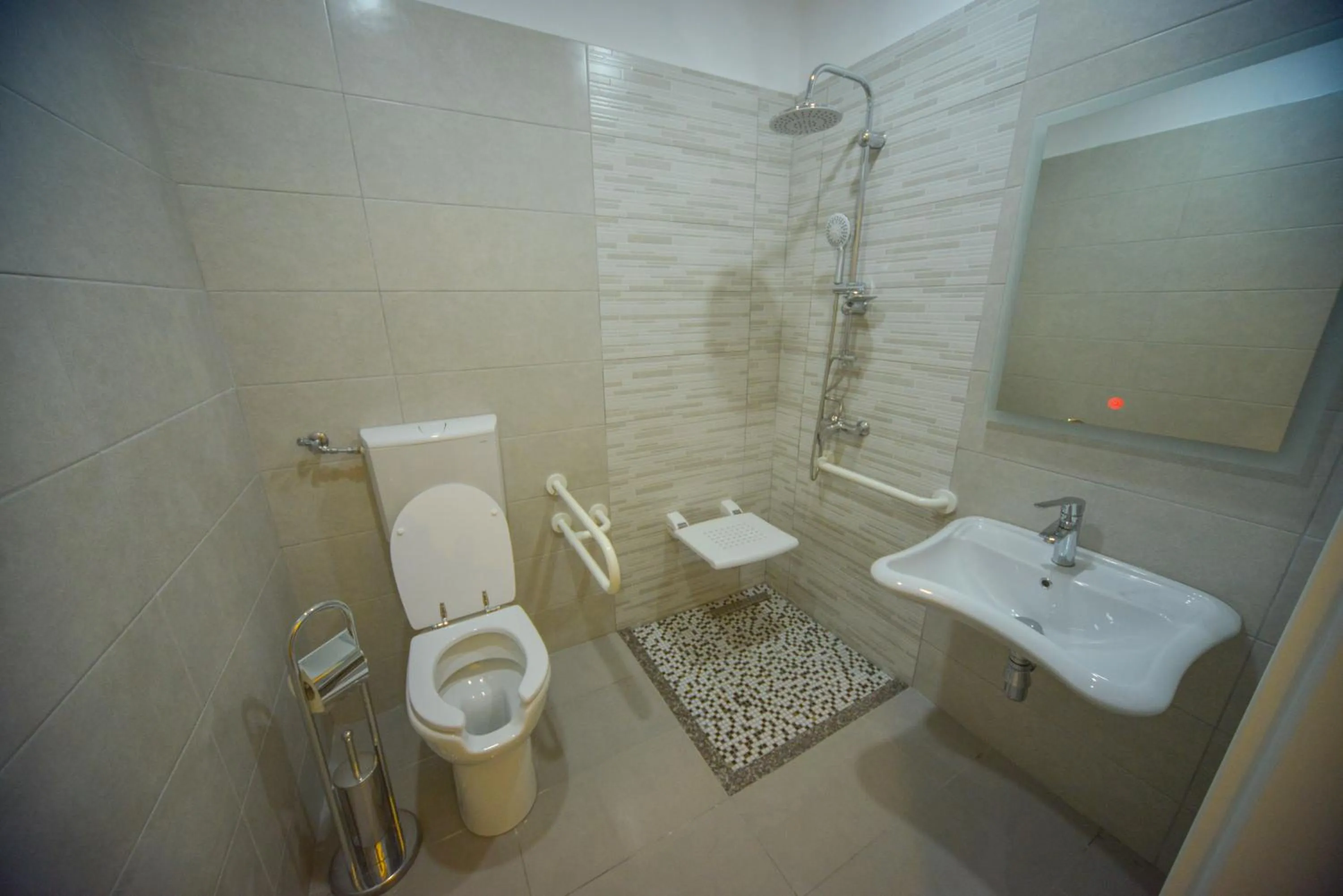 Bathroom in Hotel Elesio