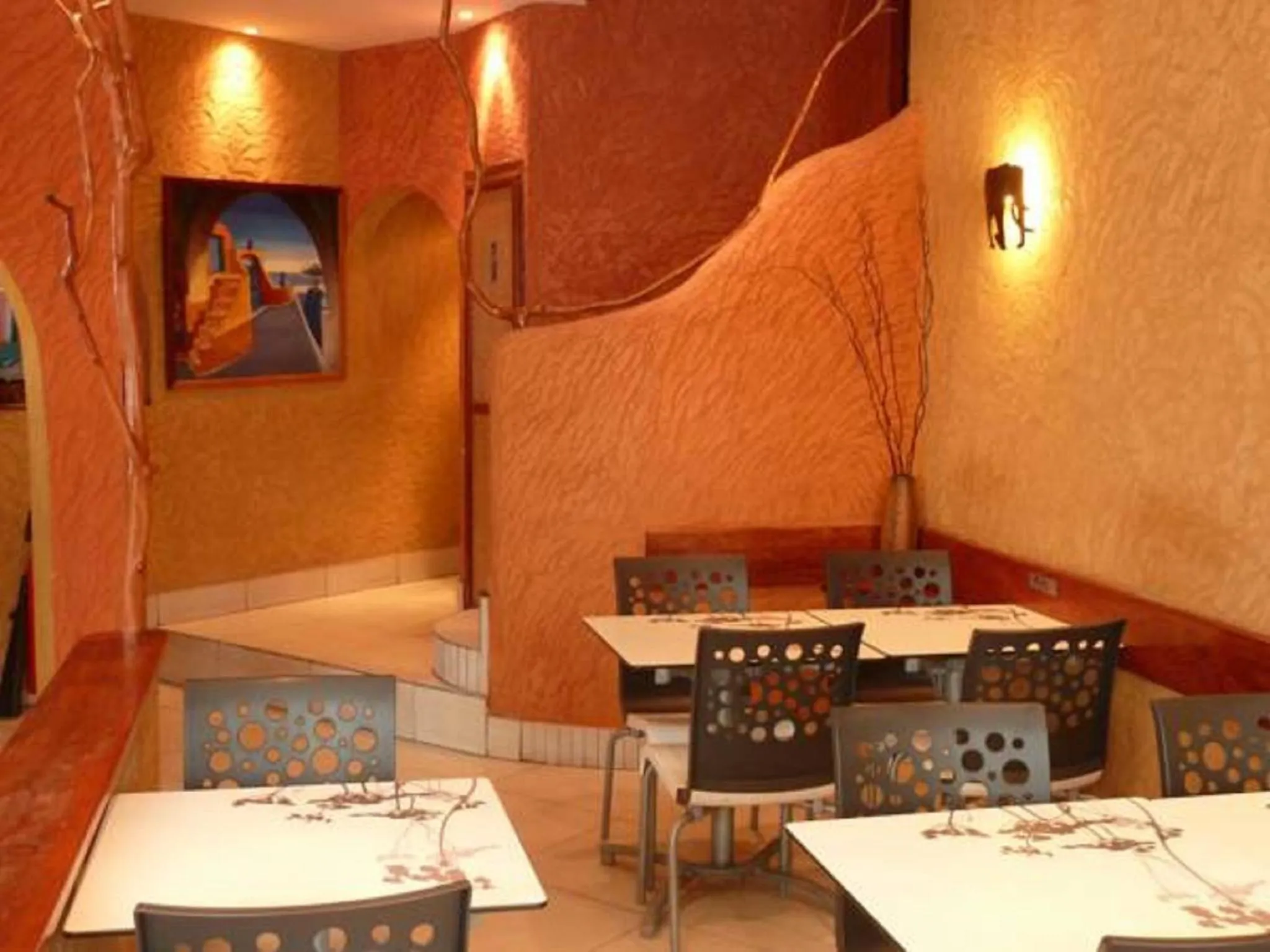 Restaurant/places to eat in Kactus Lodge