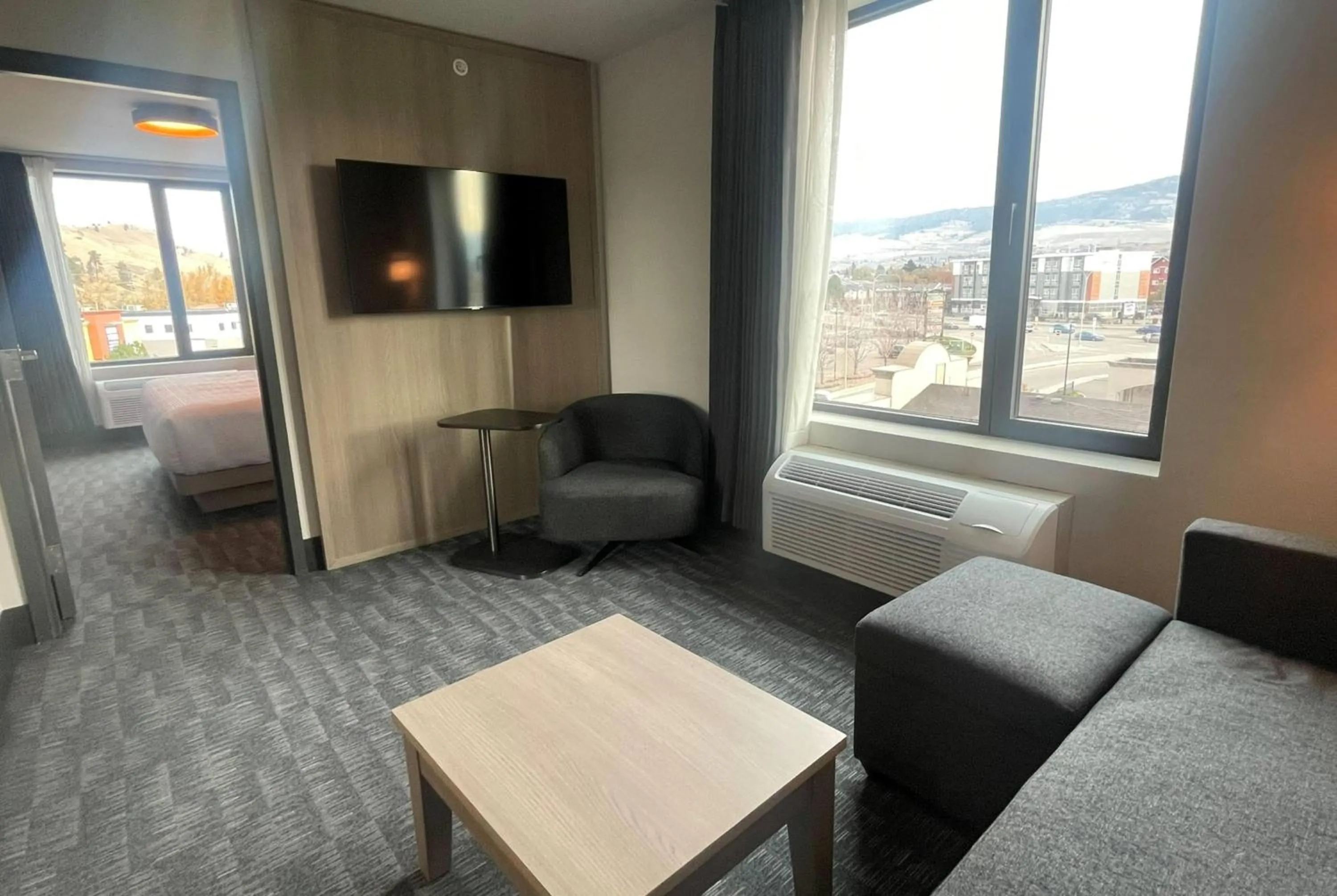 Photo of the whole room in La Quinta Inn & Suites by Wyndham Kelowna BC