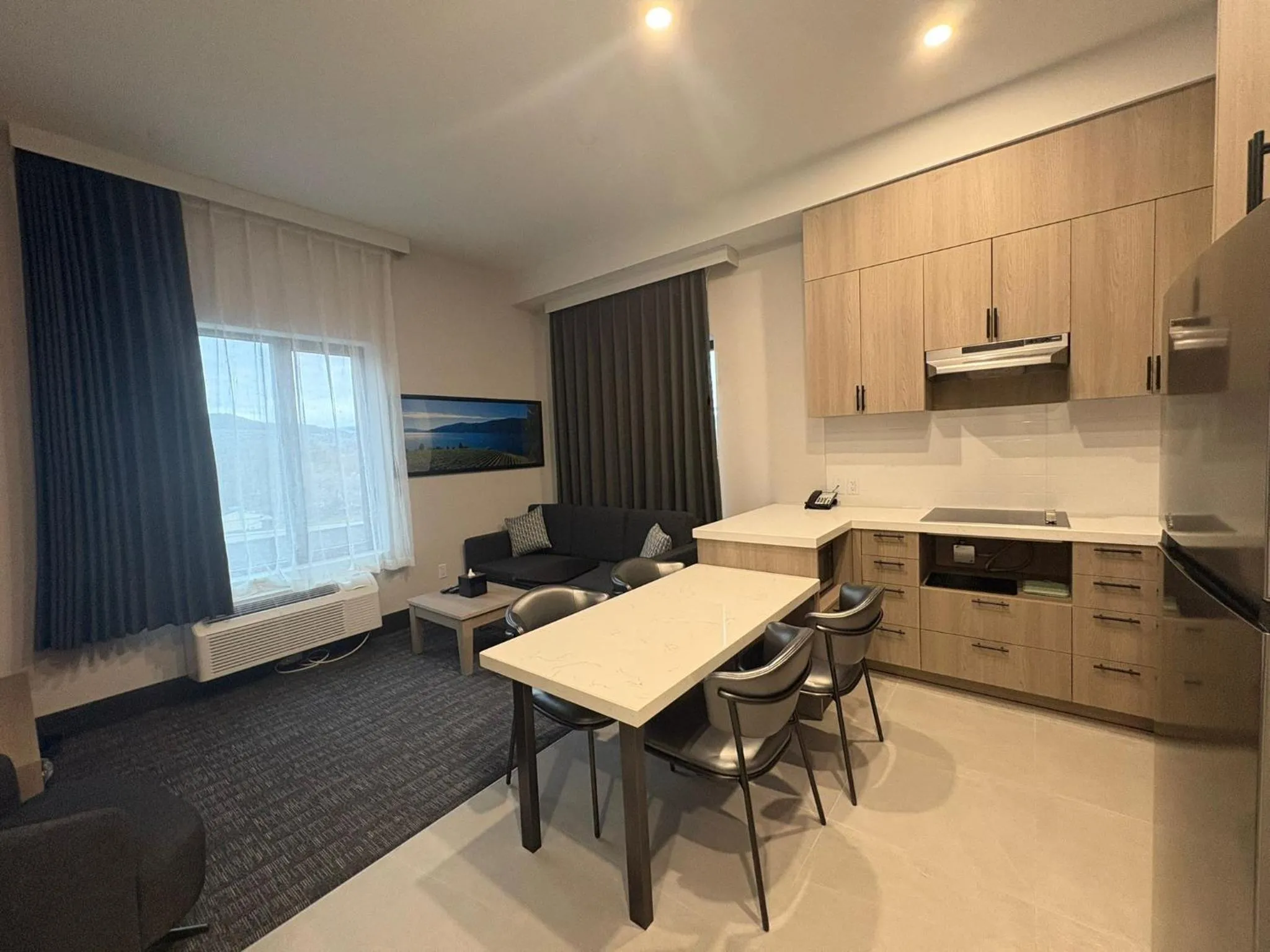 La Quinta Inn & Suites by Wyndham Kelowna BC