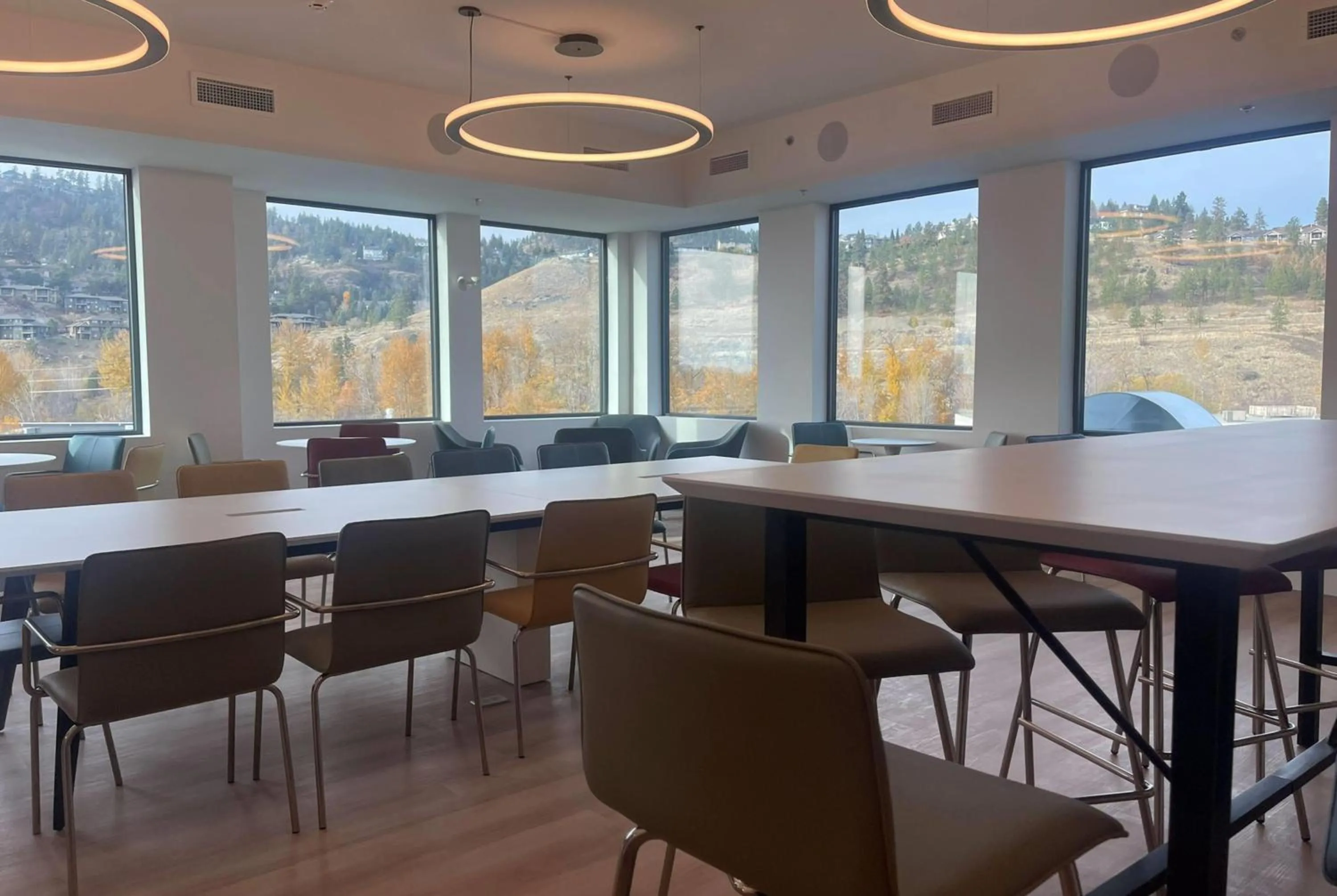 Restaurant/places to eat in La Quinta Inn & Suites by Wyndham Kelowna BC