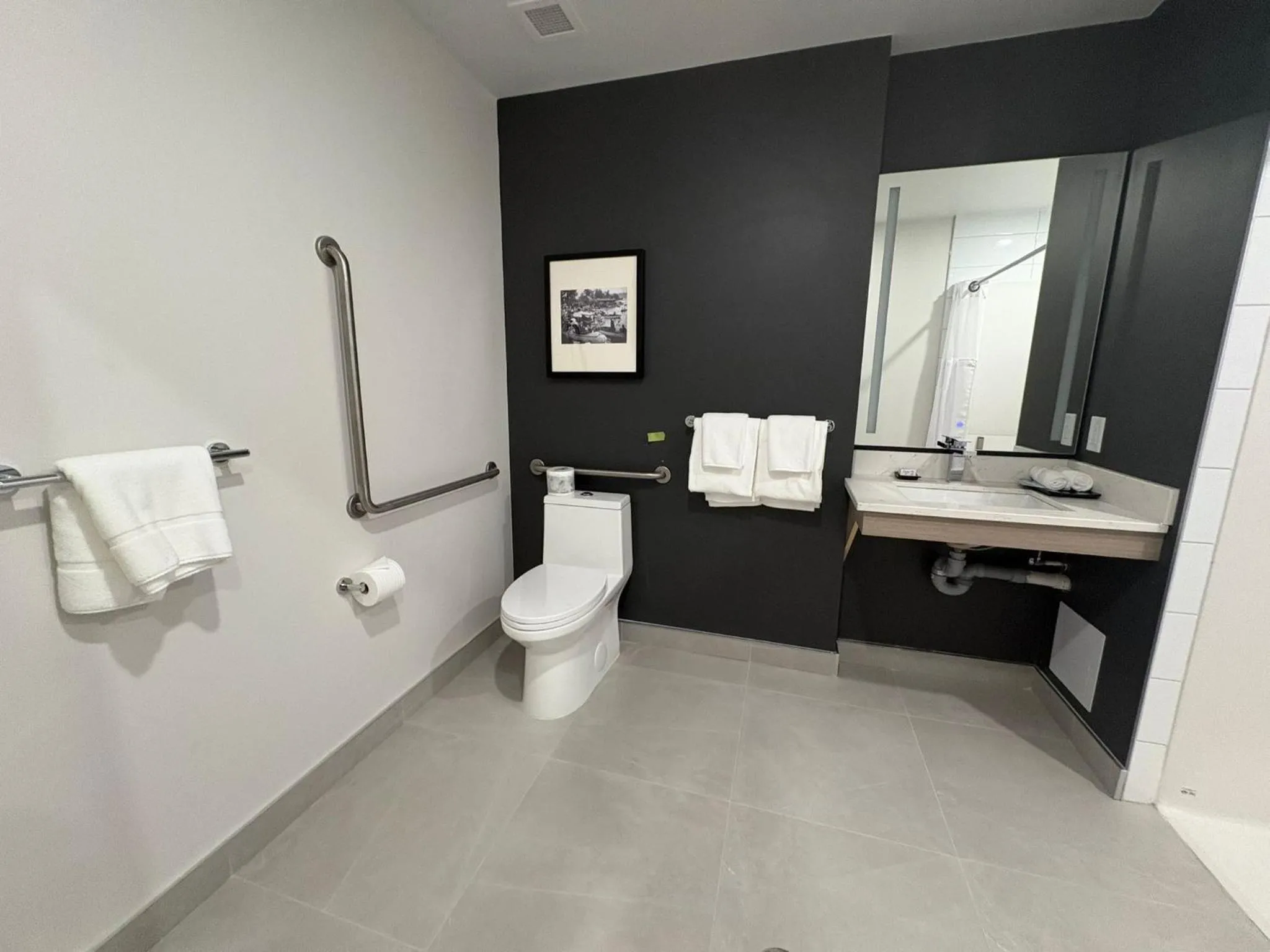 La Quinta Inn & Suites by Wyndham Kelowna BC