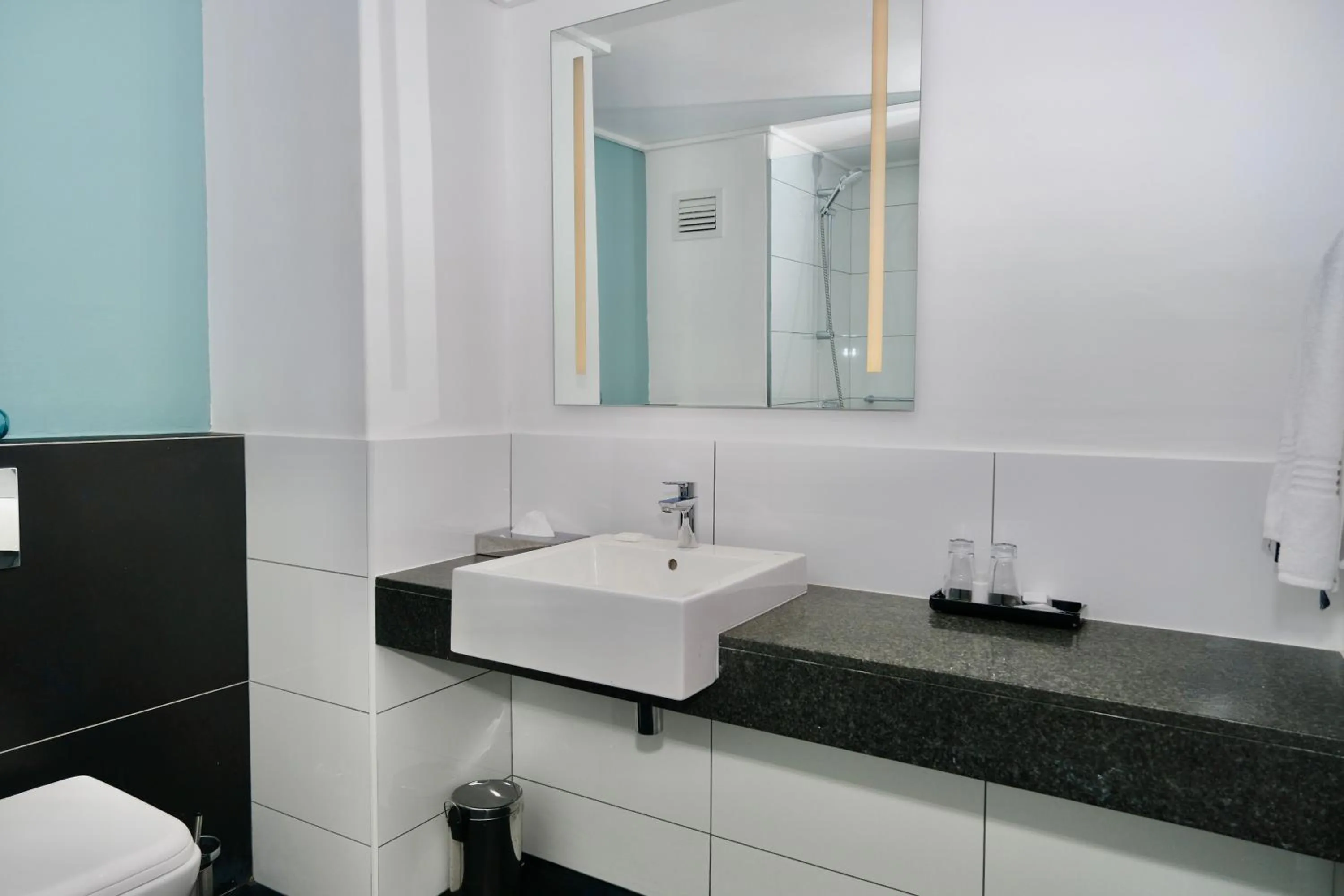 Shower in Simon's Town Quayside Hotel