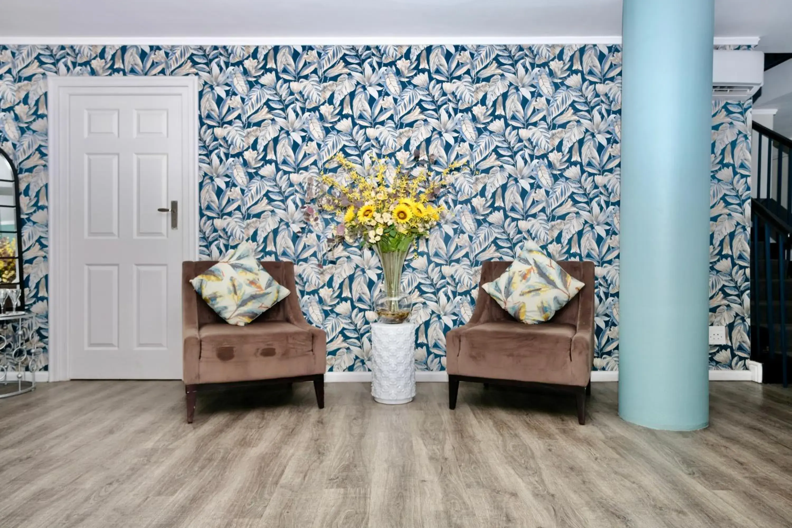 Facade/entrance in Simon's Town Quayside Hotel Facade/entrance in Simon's Town Quayside Hotel