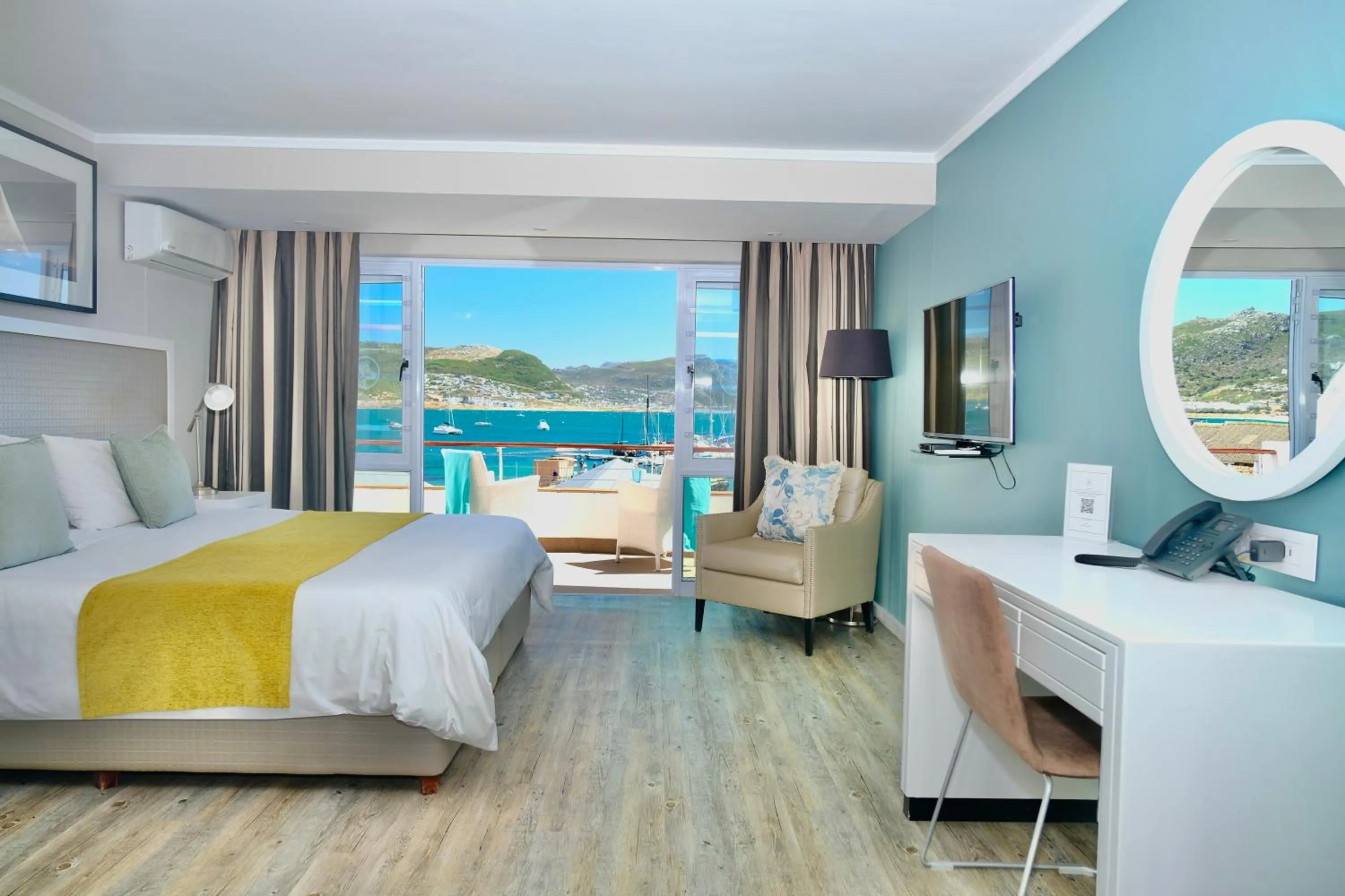 Summer, Bed in Simon's Town Quayside Hotel