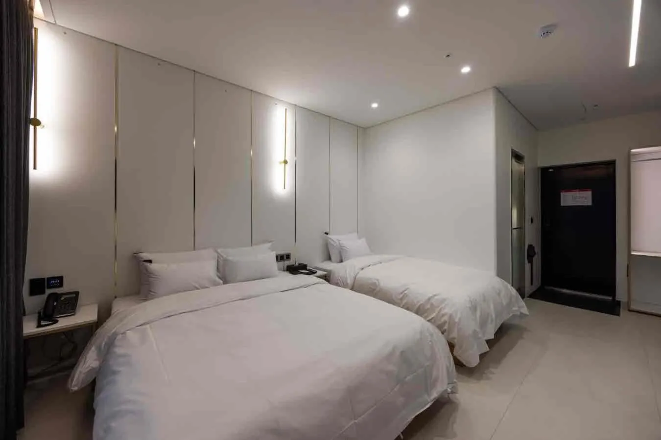 Bedroom, Bed in Pyeongtaek Hotel The Gray Songtan