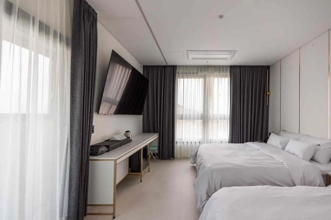 Bedroom, Bed in Pyeongtaek Hotel The Gray Songtan