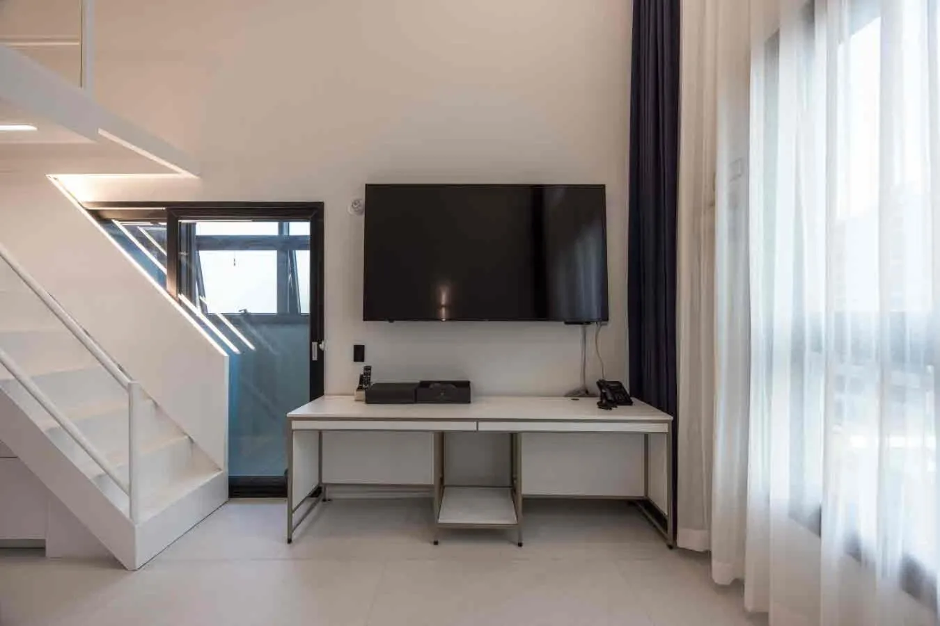 TV and multimedia in Pyeongtaek Hotel The Gray Songtan