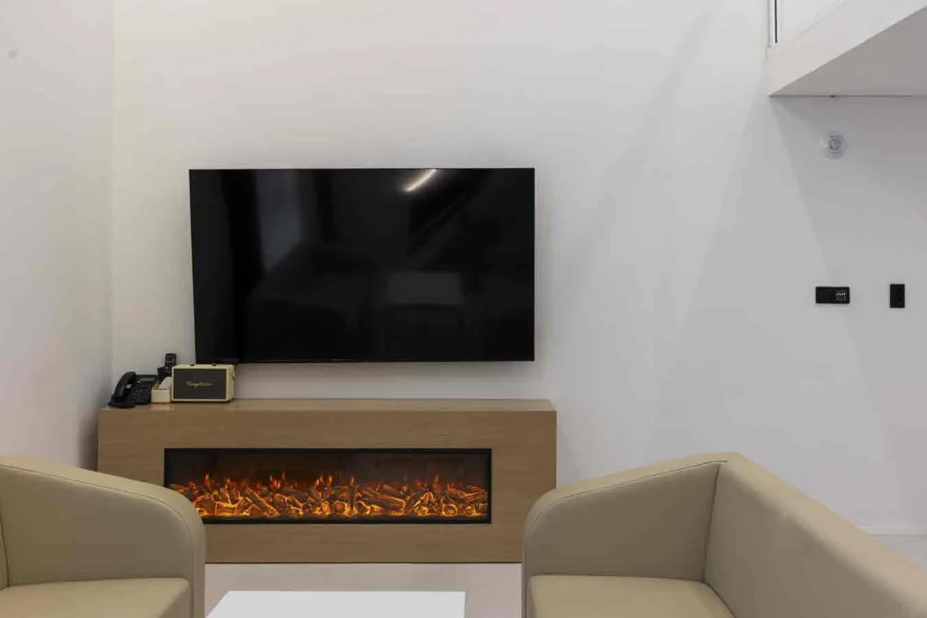 TV and multimedia in Pyeongtaek Hotel The Gray Songtan