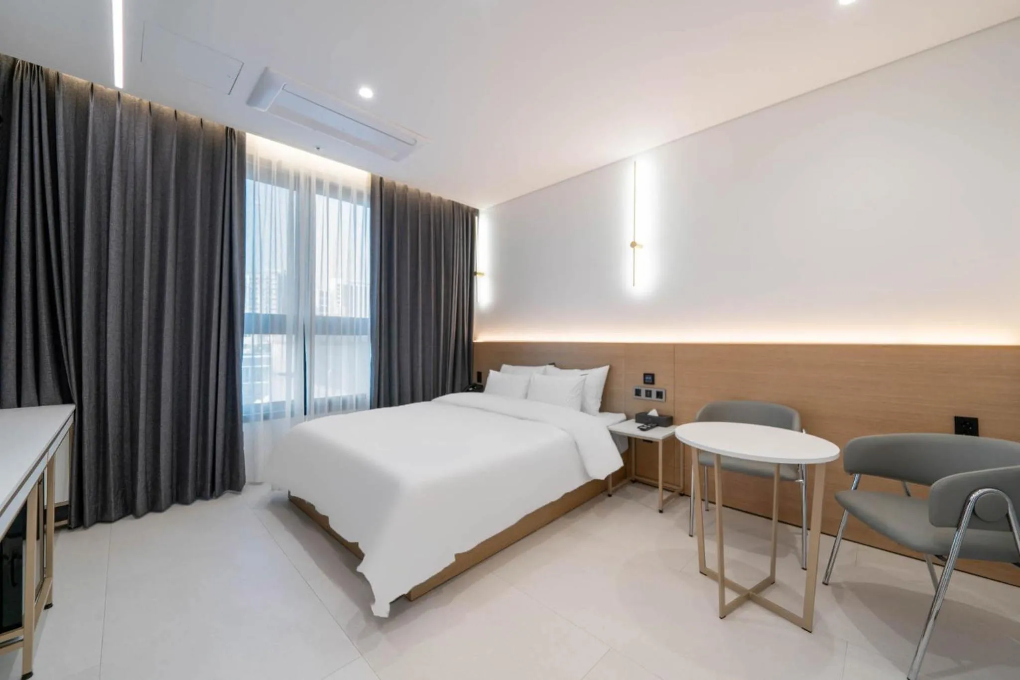 Bedroom, Bed in Pyeongtaek Hotel The Gray Songtan