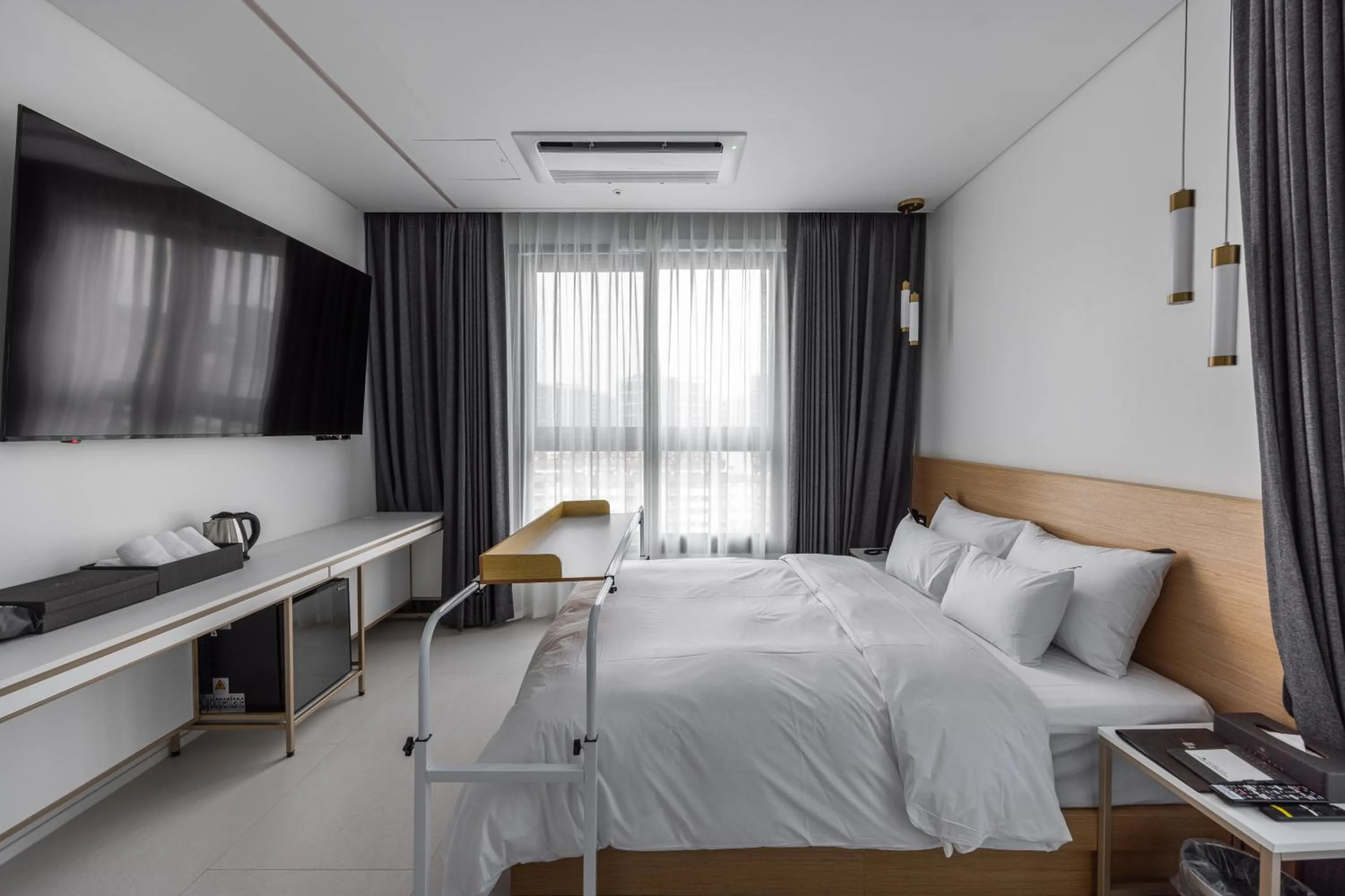 Bedroom, Bed in Pyeongtaek Hotel The Gray Songtan