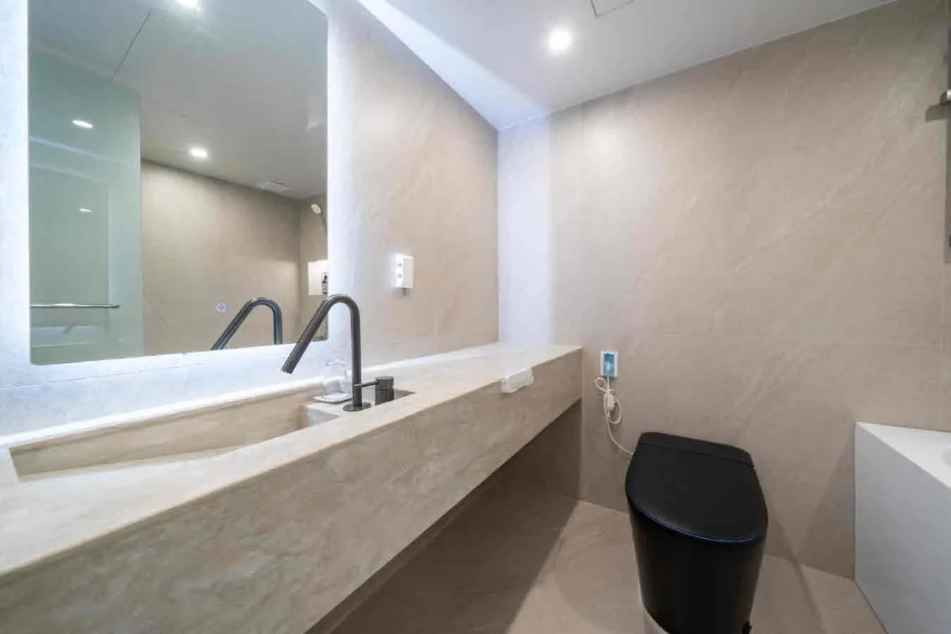 Bathroom in Pyeongtaek Hotel The Gray Songtan