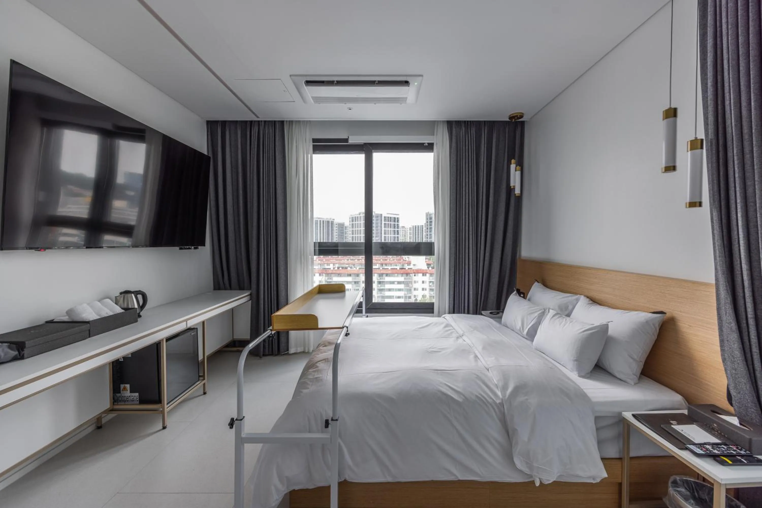 Bedroom, Bed in Pyeongtaek Hotel The Gray Songtan