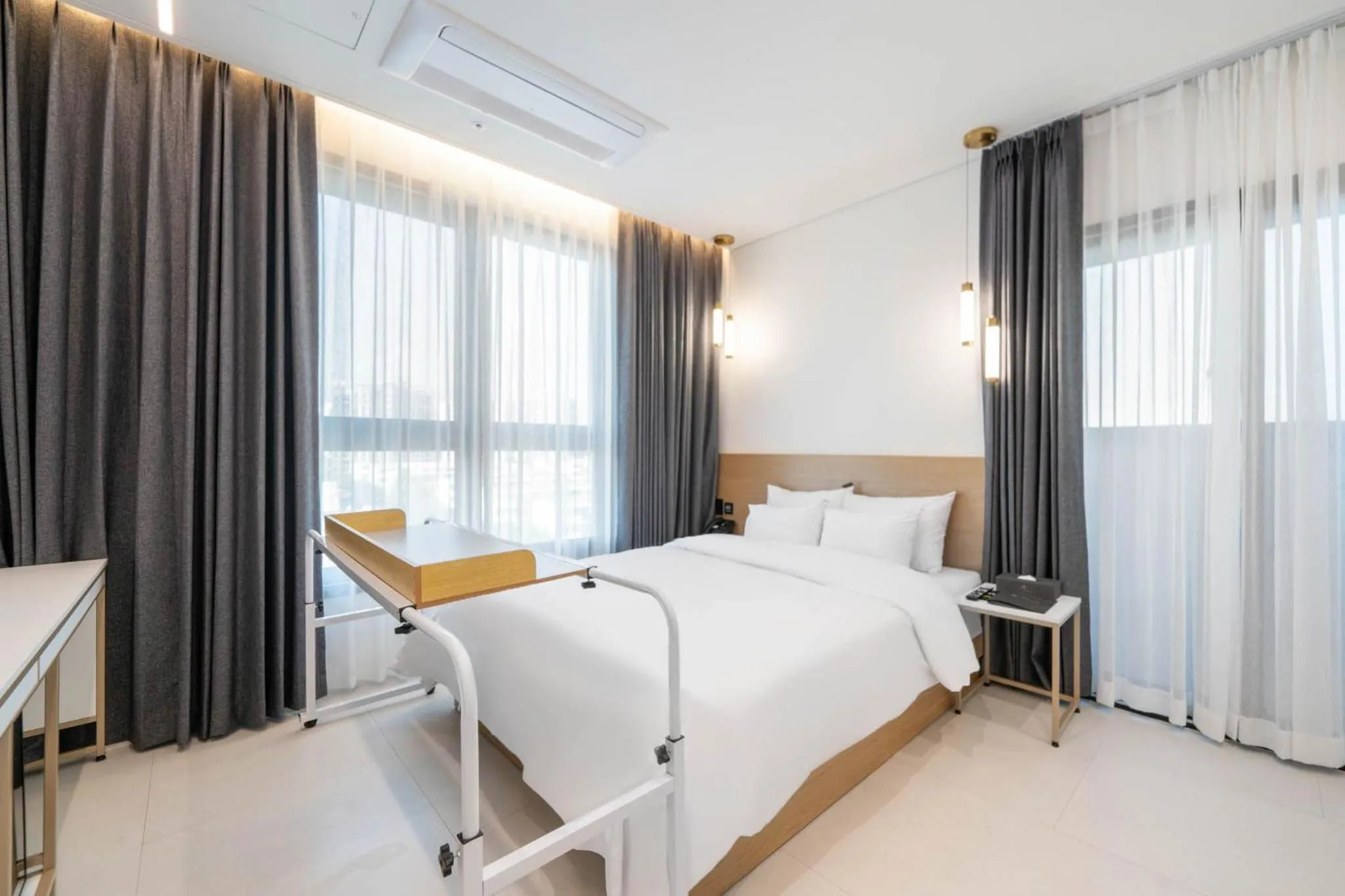 Bedroom, Bed in Pyeongtaek Hotel The Gray Songtan