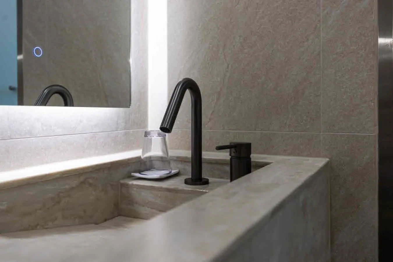 Bathroom in Pyeongtaek Hotel The Gray Songtan