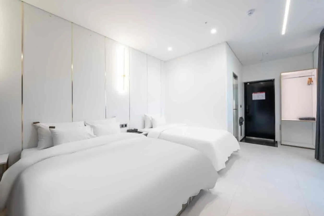 Bedroom, Bed in Pyeongtaek Hotel The Gray Songtan