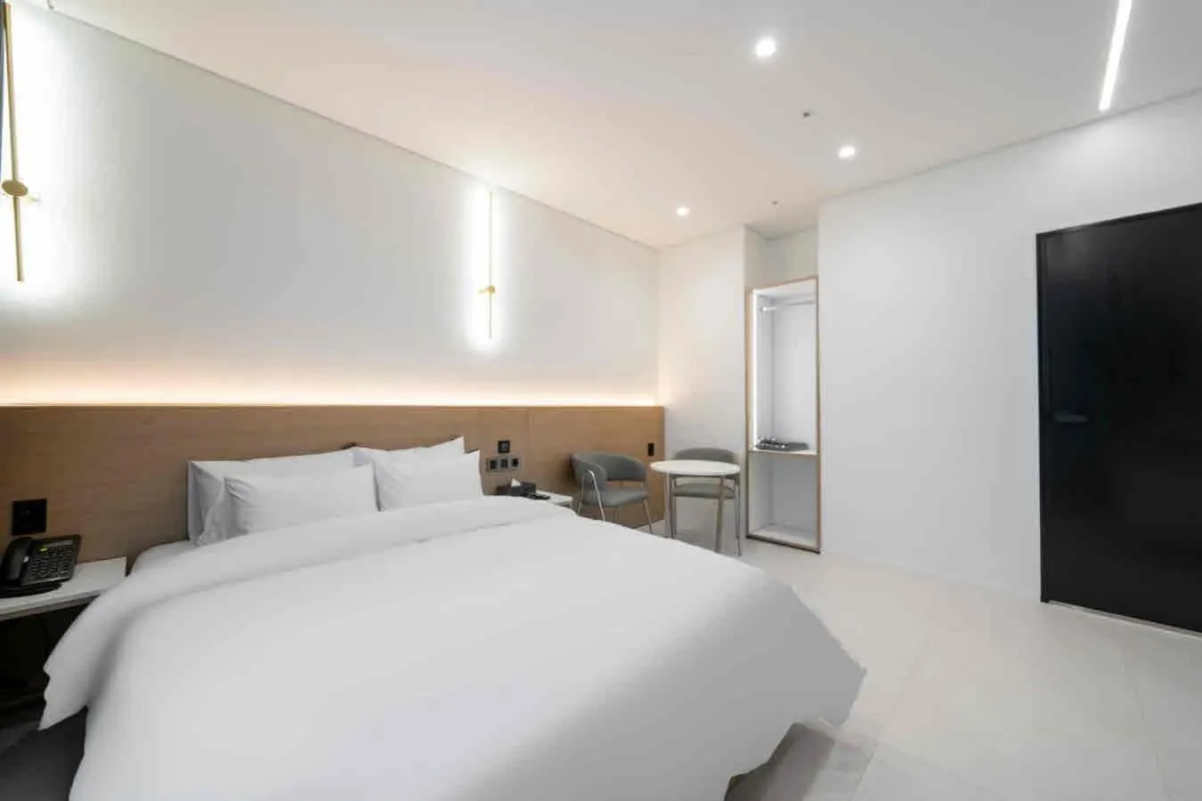 Bedroom, Bed in Pyeongtaek Hotel The Gray Songtan
