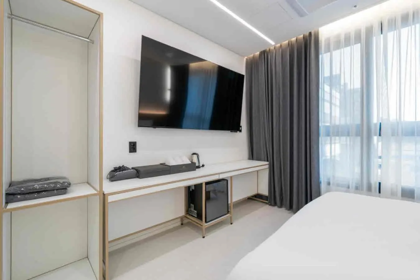 Bedroom, Bed in Pyeongtaek Hotel The Gray Songtan