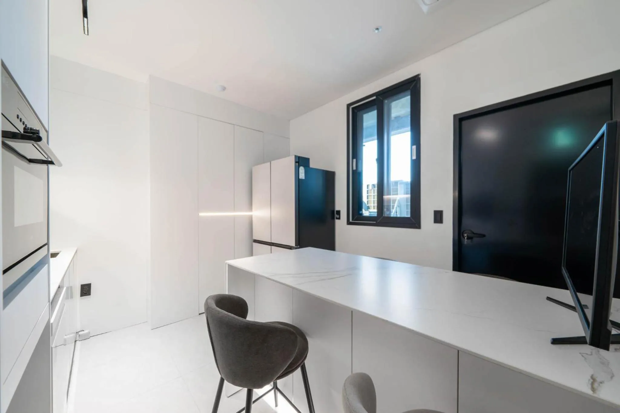 Kitchen or kitchenette in Pyeongtaek Hotel The Gray Songtan