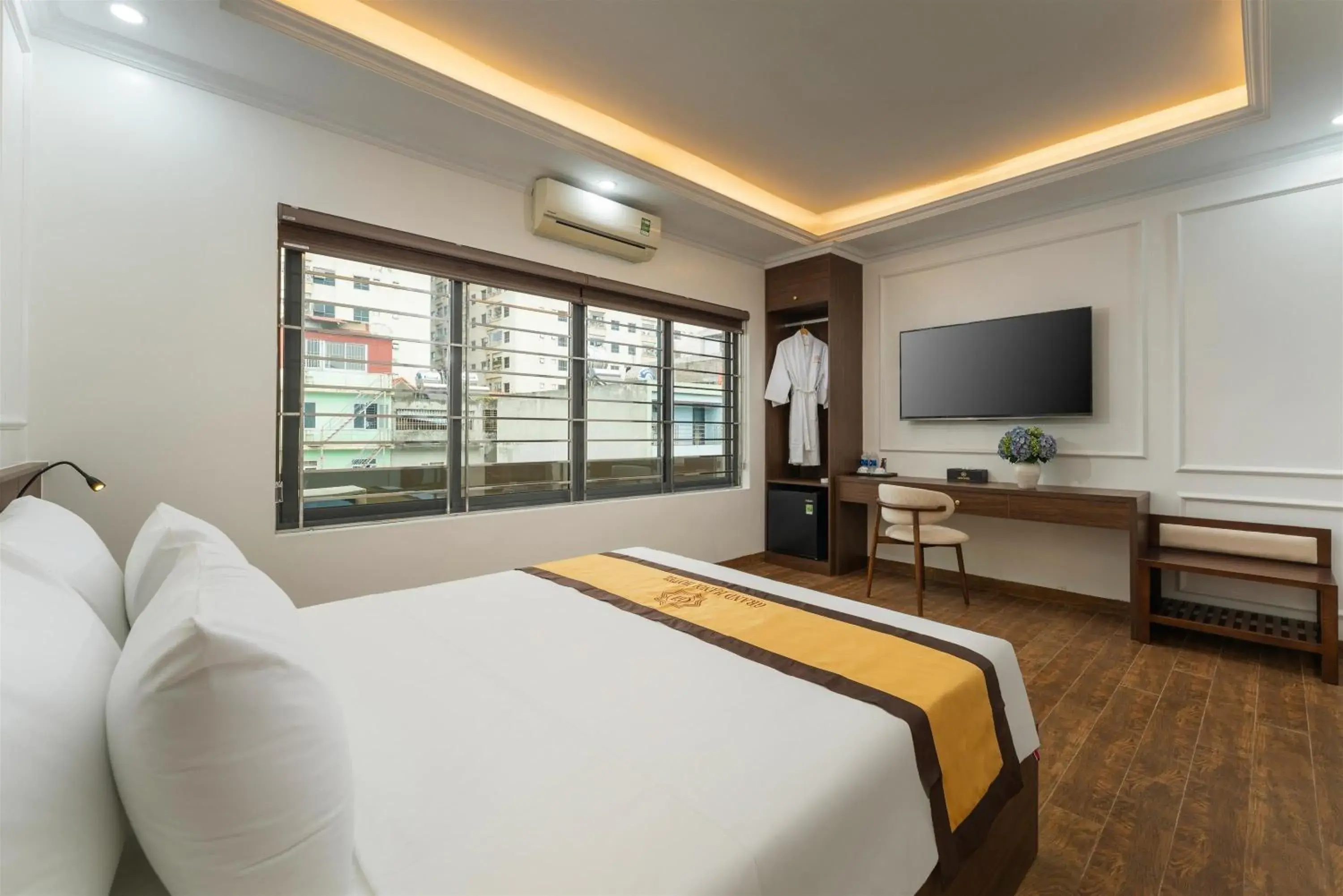 Deluxe Double Room in Grand Hanoi Boutique Hotel Deluxe Double Room in Grand Hanoi Boutique Hotel