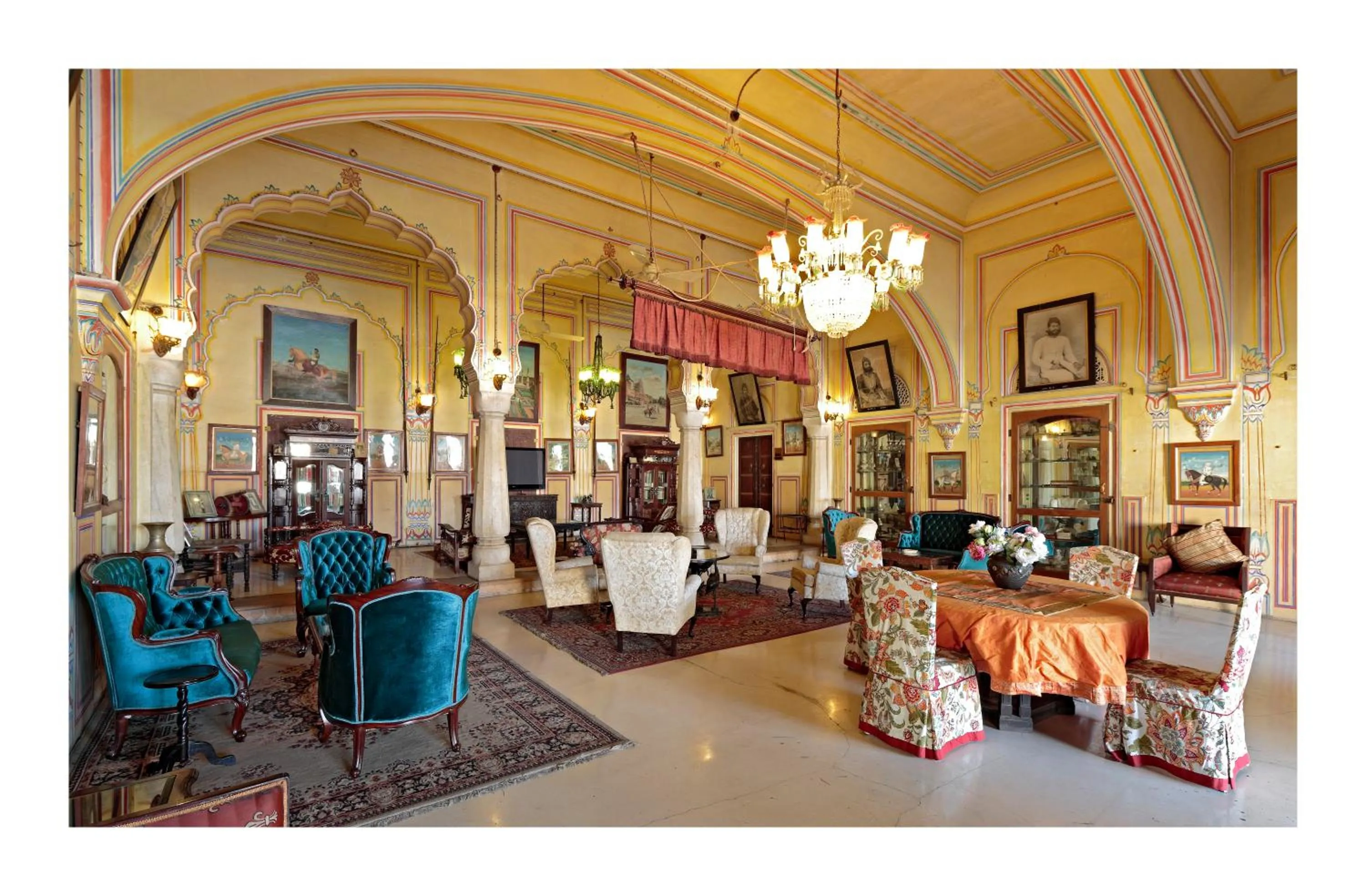 Communal lounge/ TV room in Castle Kanota