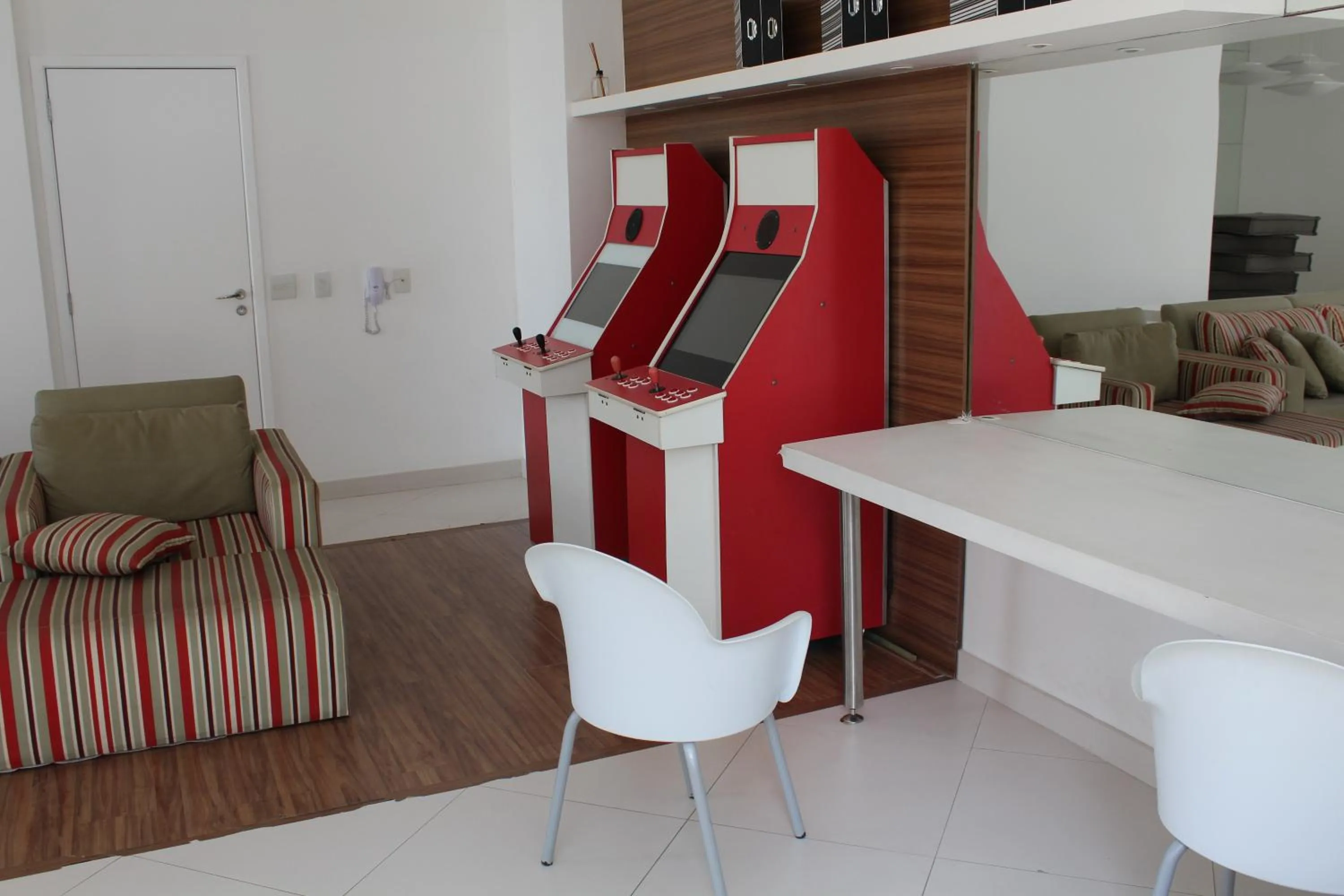 Game Room in Apto Vista Mar Com Lazer Total