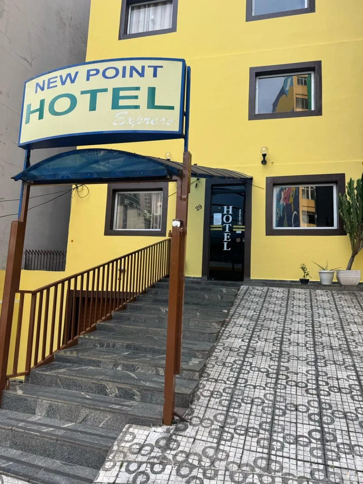 New Point Hotel