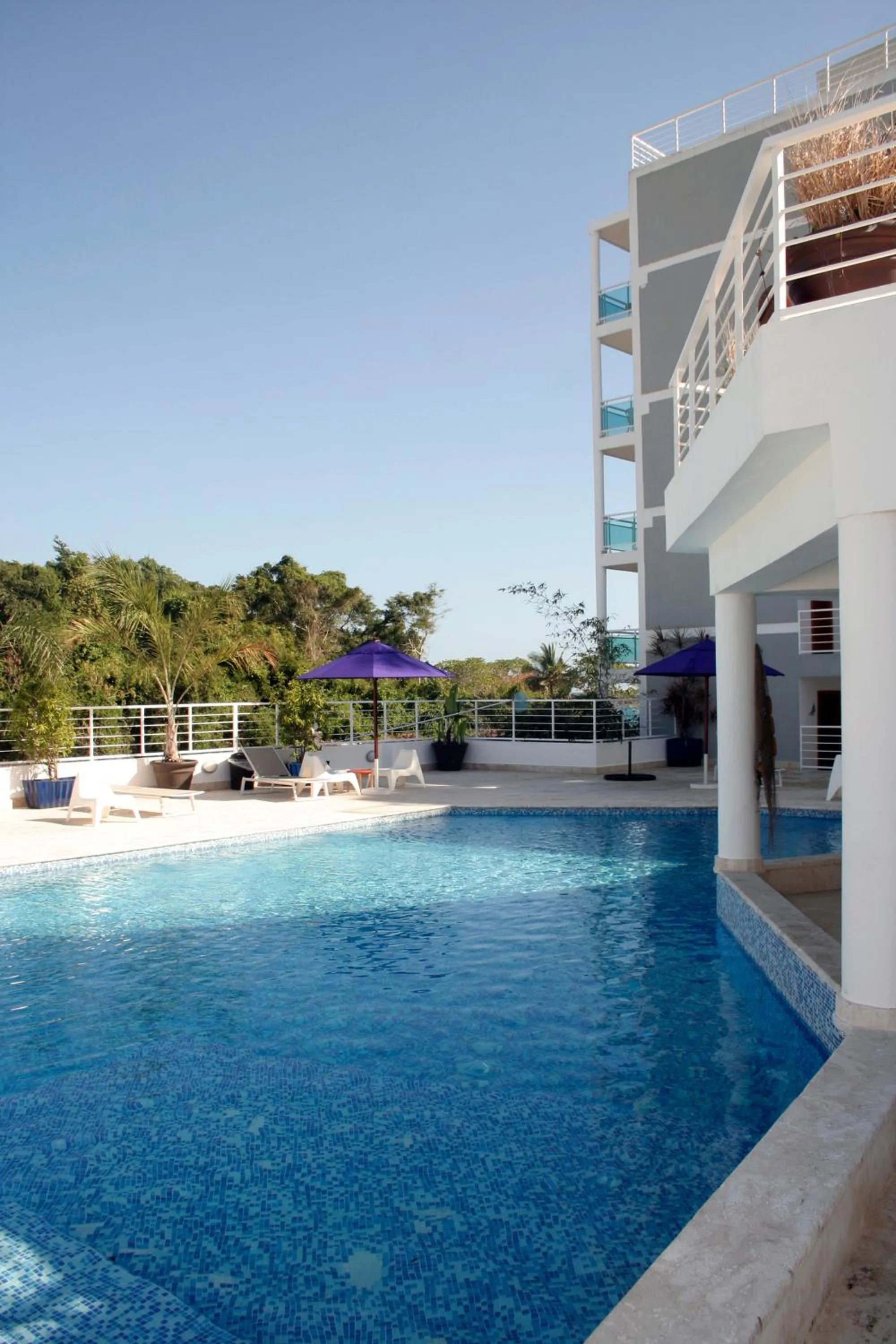 Swimming pool in Vista Marina Residence