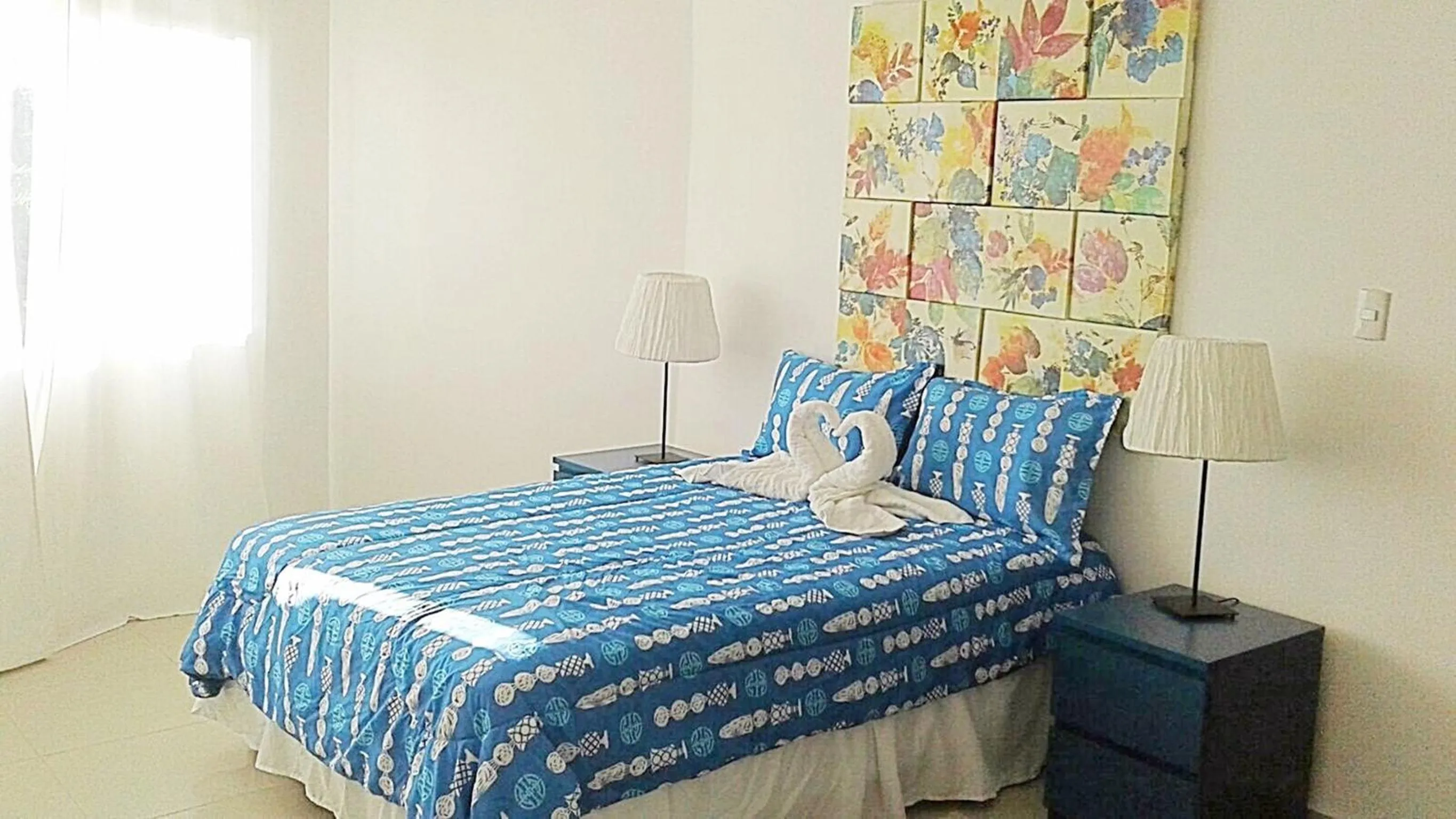 Living room, Bed in Vista Marina Residence