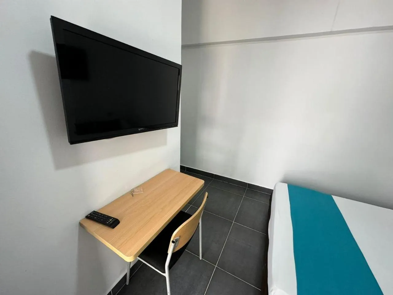 TV and multimedia, Bed in Don David Sabana Hotel