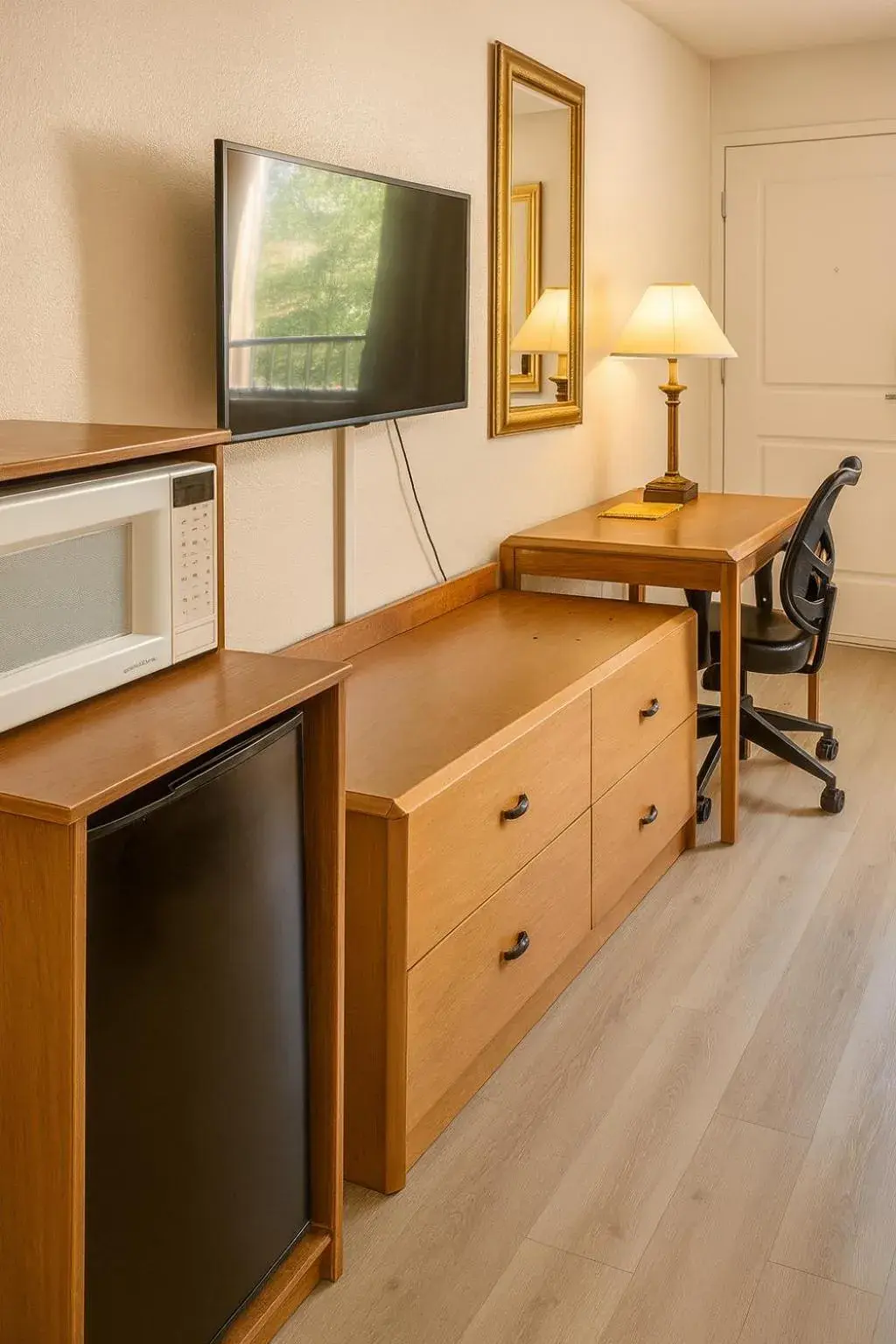 Deluxe King Room - single occupancy in MHO Hotel Dover Deluxe King Room - single occupancy in MHO Hotel Dover