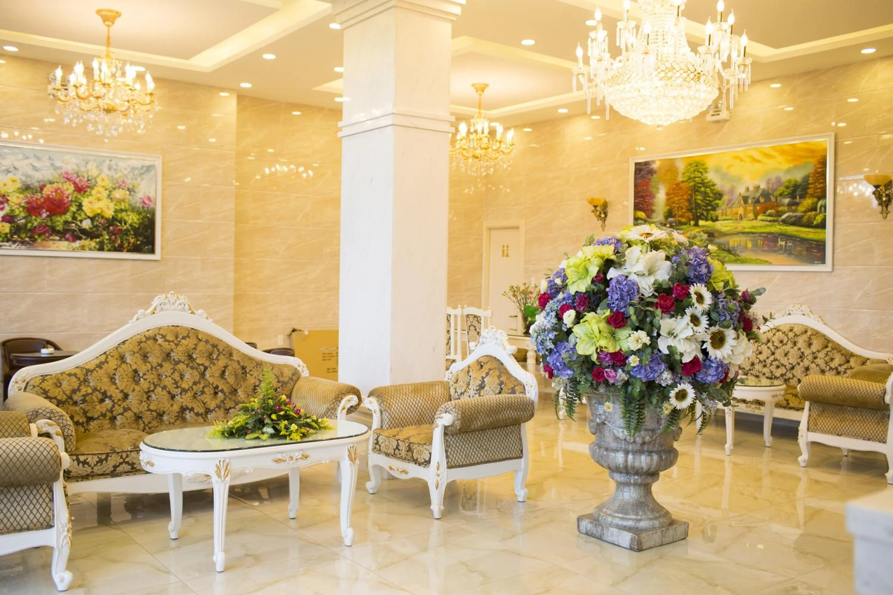 Restaurant/places to eat in Hotel Hoang Minh Chau