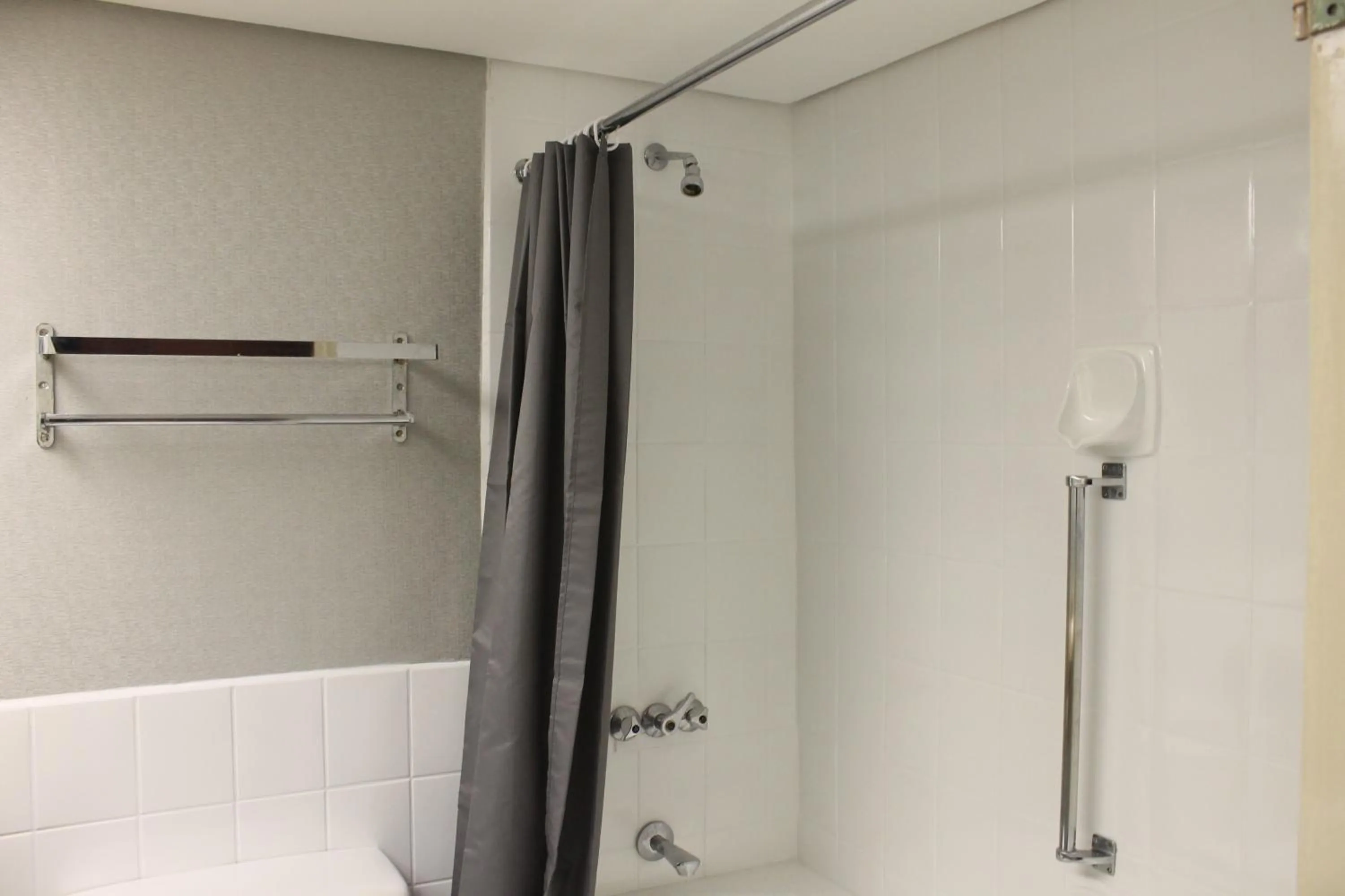 Bathroom in Wilderness Beach Hotel