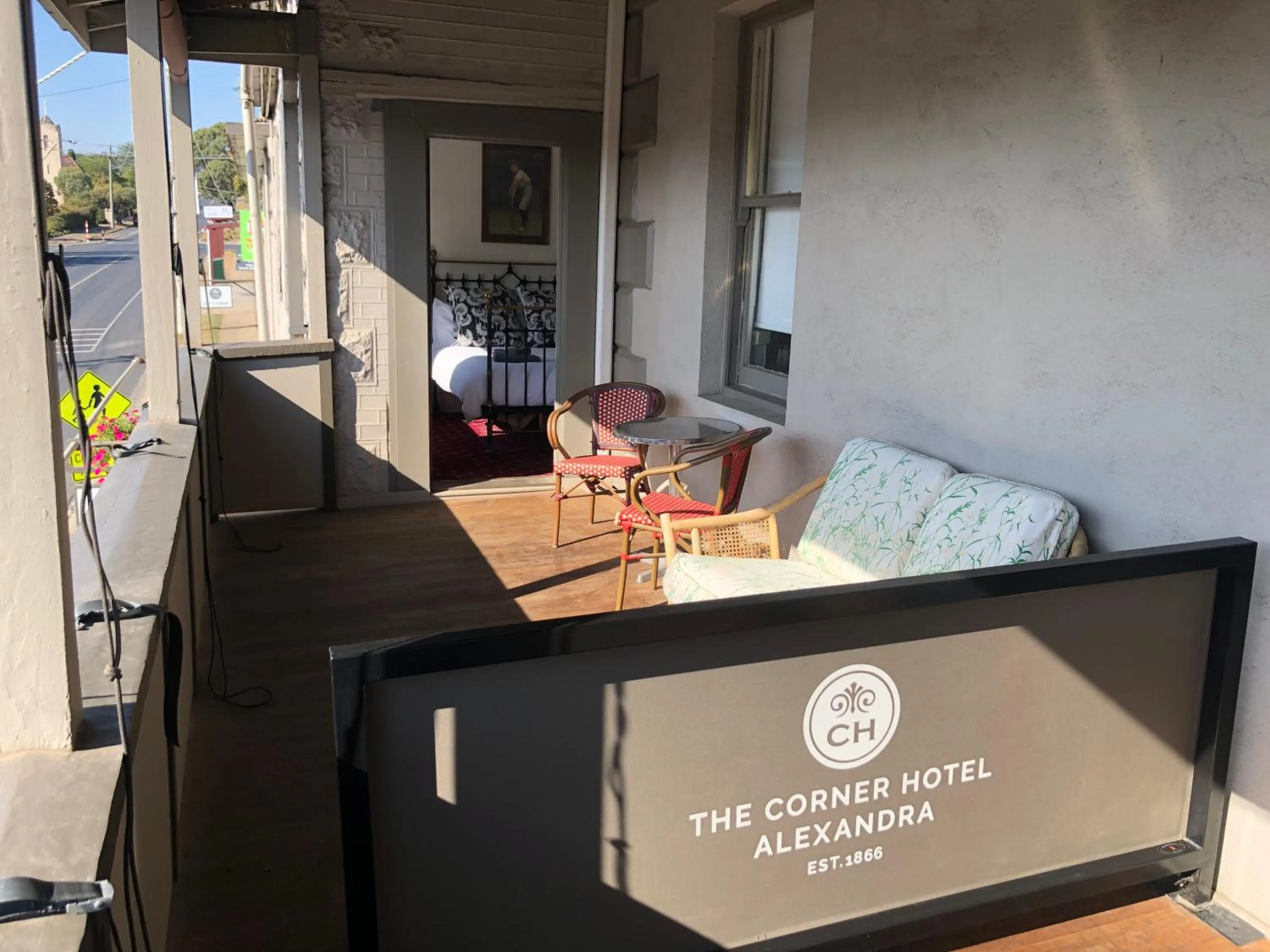 Facade/entrance in The Corner Hotel Alexandra