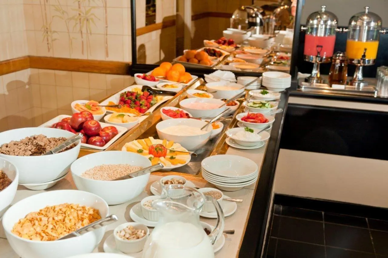 Food in Oudtshoorn Inn Hotel