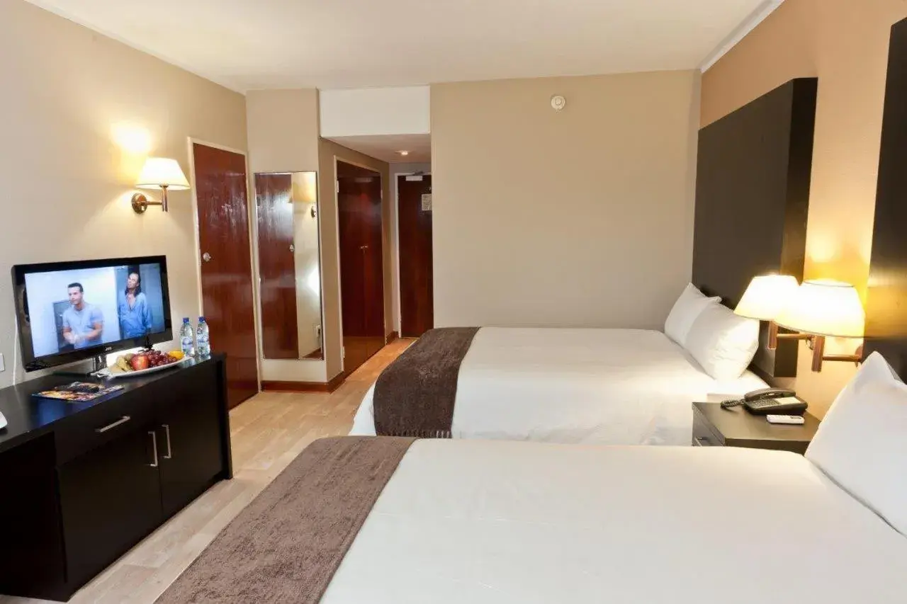 Photo of the whole room, Bed in Oudtshoorn Inn Hotel Photo of the whole room, Bed in Oudtshoorn Inn Hotel