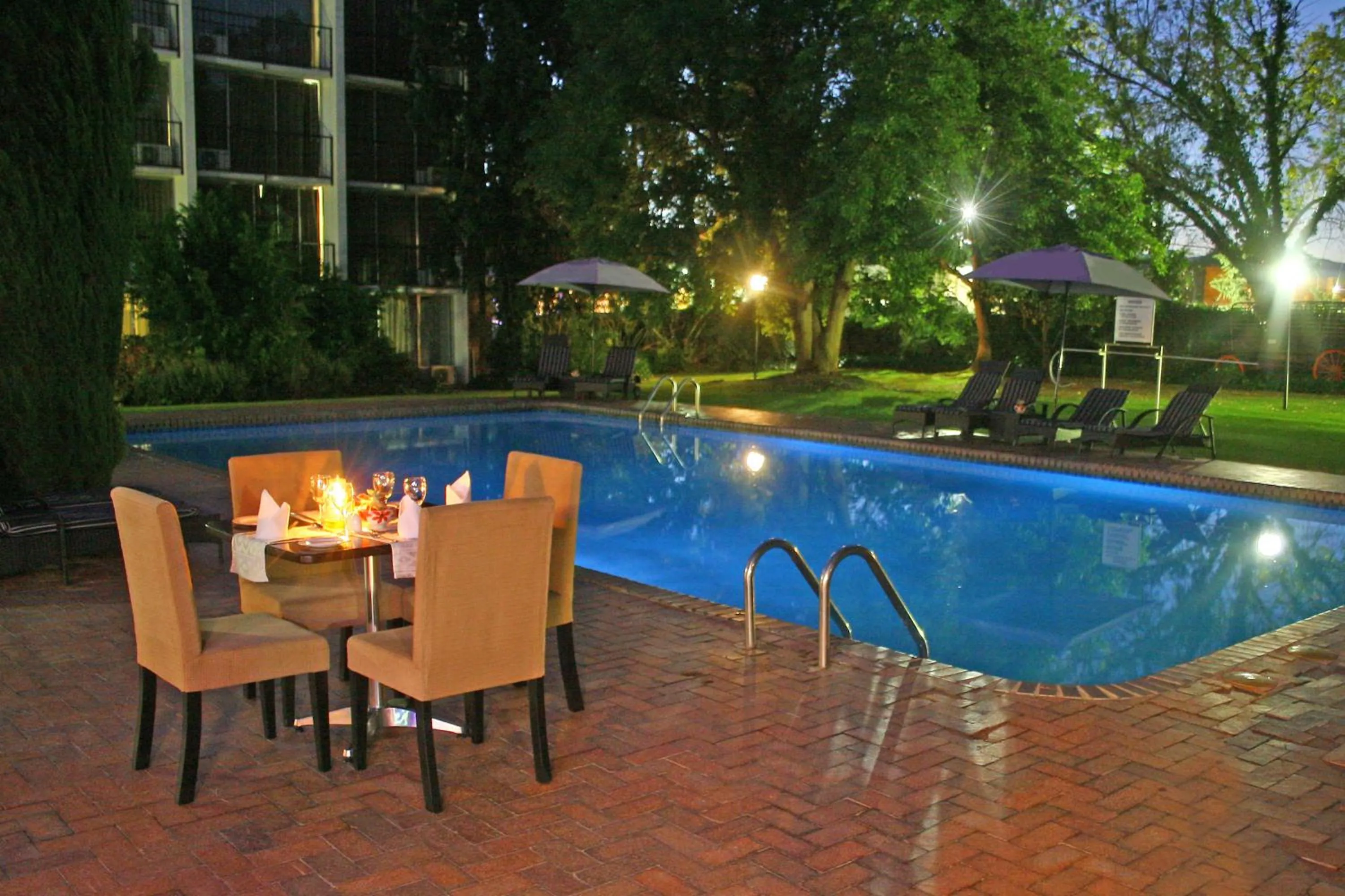 Swimming pool in Oudtshoorn Inn Hotel