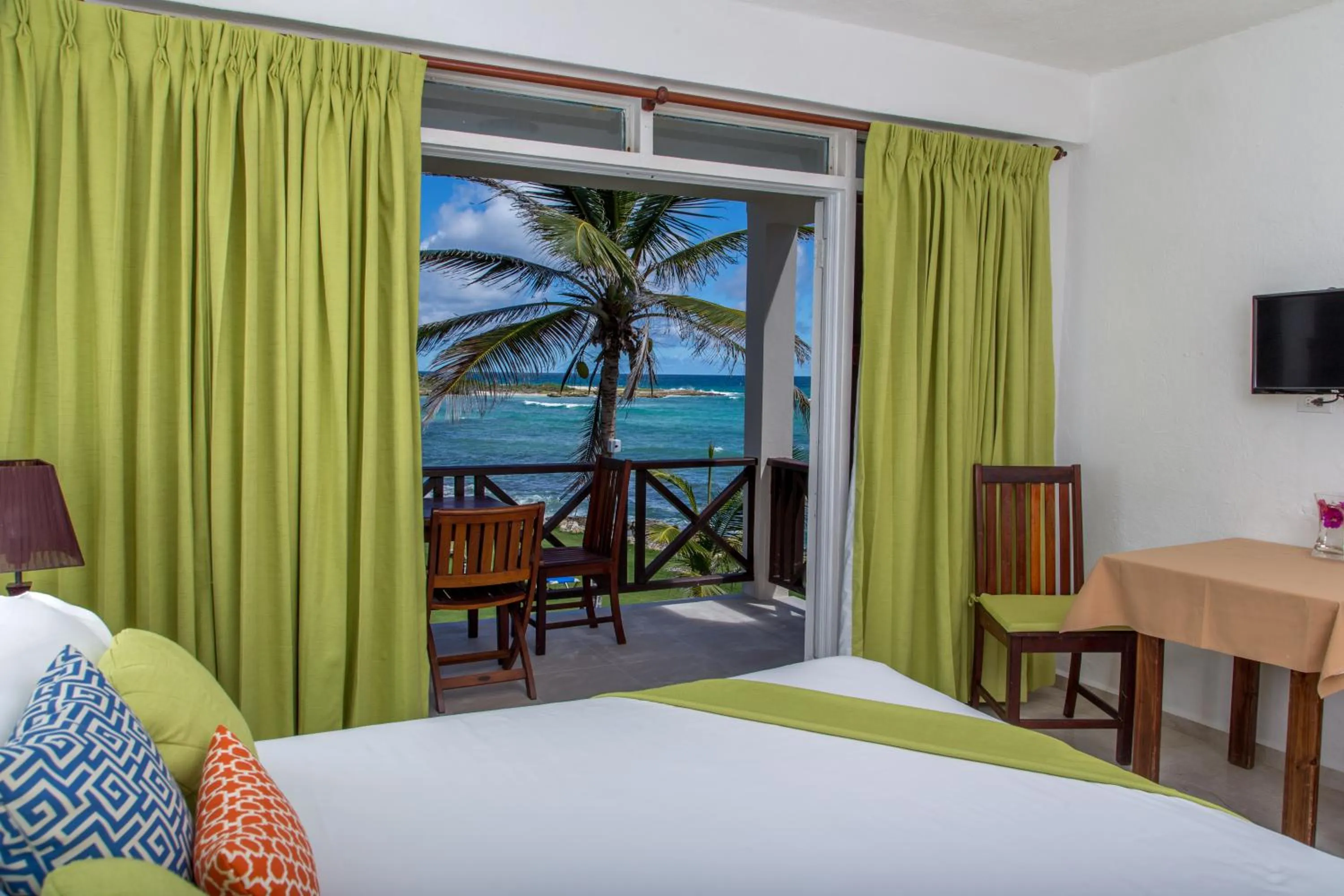 Studio with Sea View in Ocean Spray Apartments