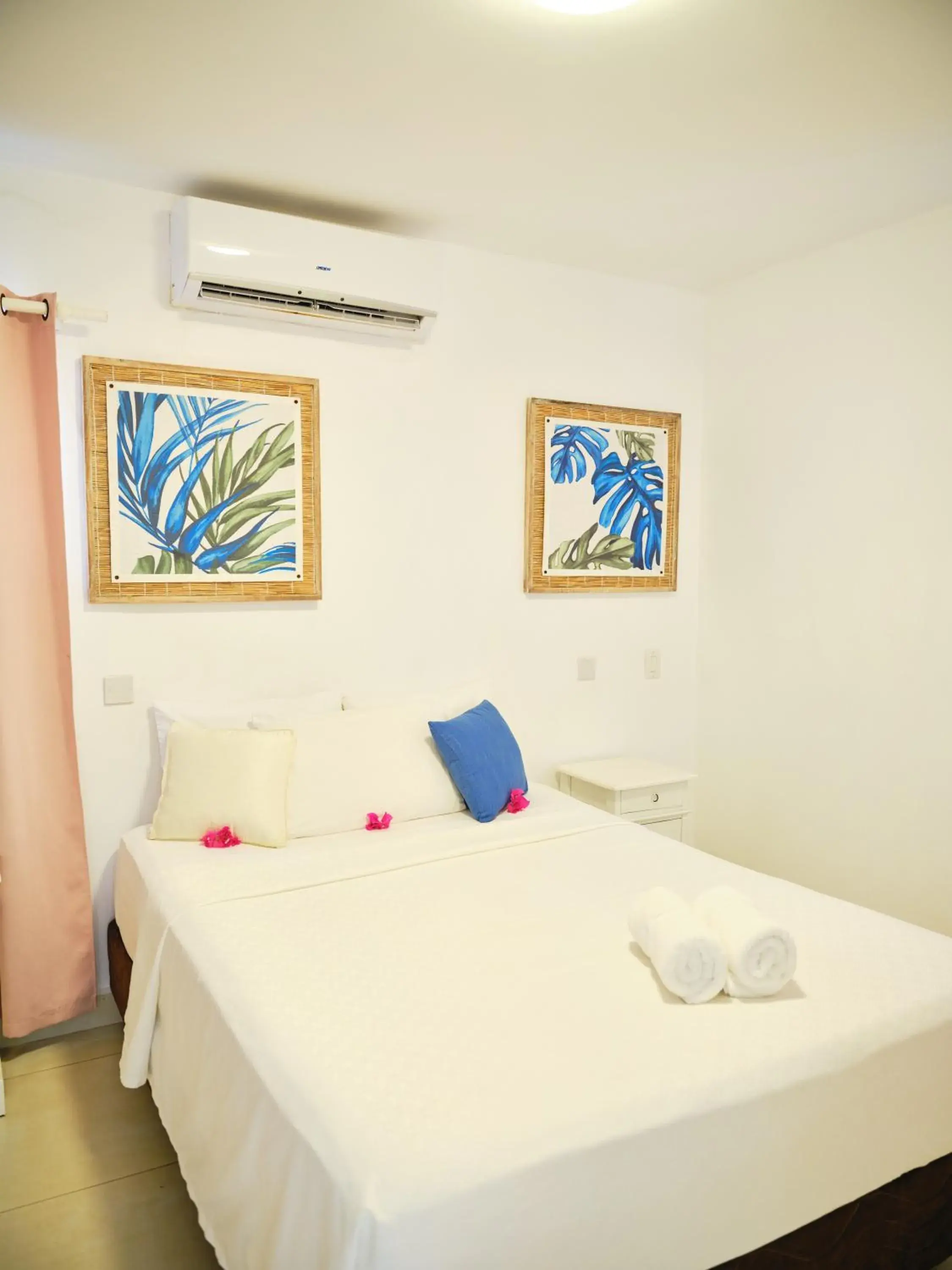 Bedroom, Bed in Ocean Spray Apartments Bedroom, Bed in Ocean Spray Apartments