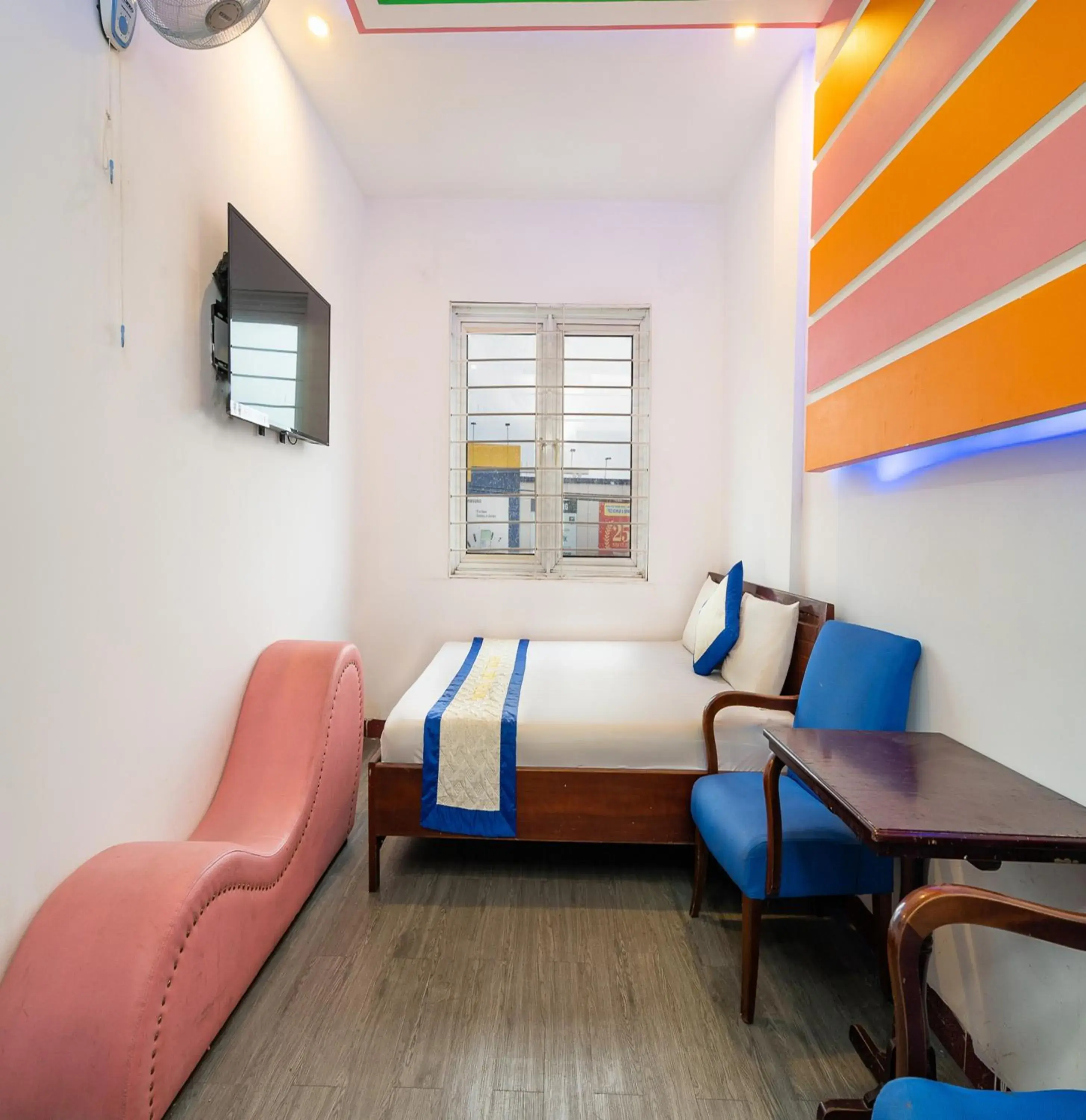 Deluxe Double Room in Collection O District Tan Phu - Tien Thang Hotel Deluxe Double Room in Collection O District Tan Phu - Tien Thang Hotel