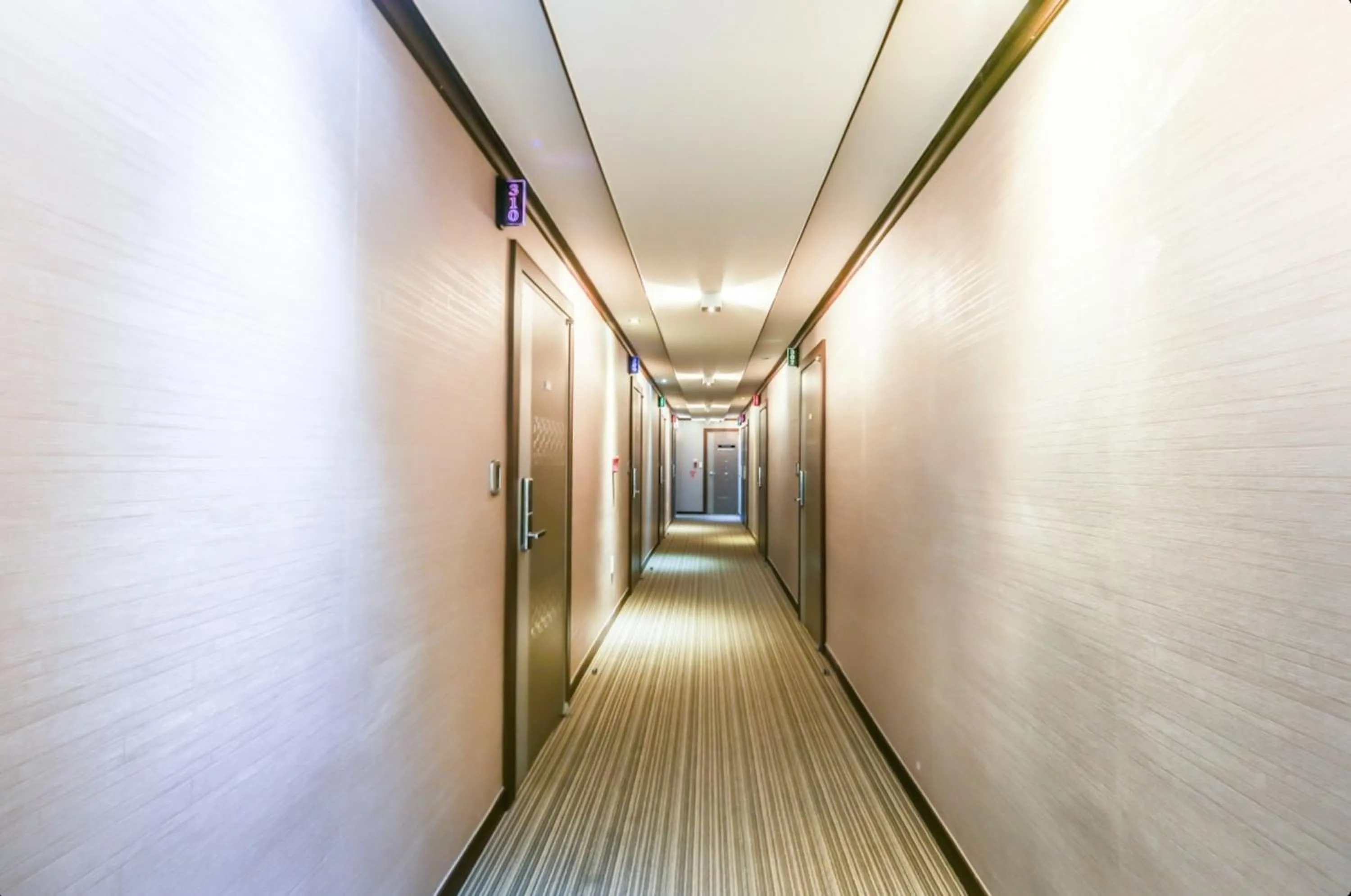 Modern Business Hotel