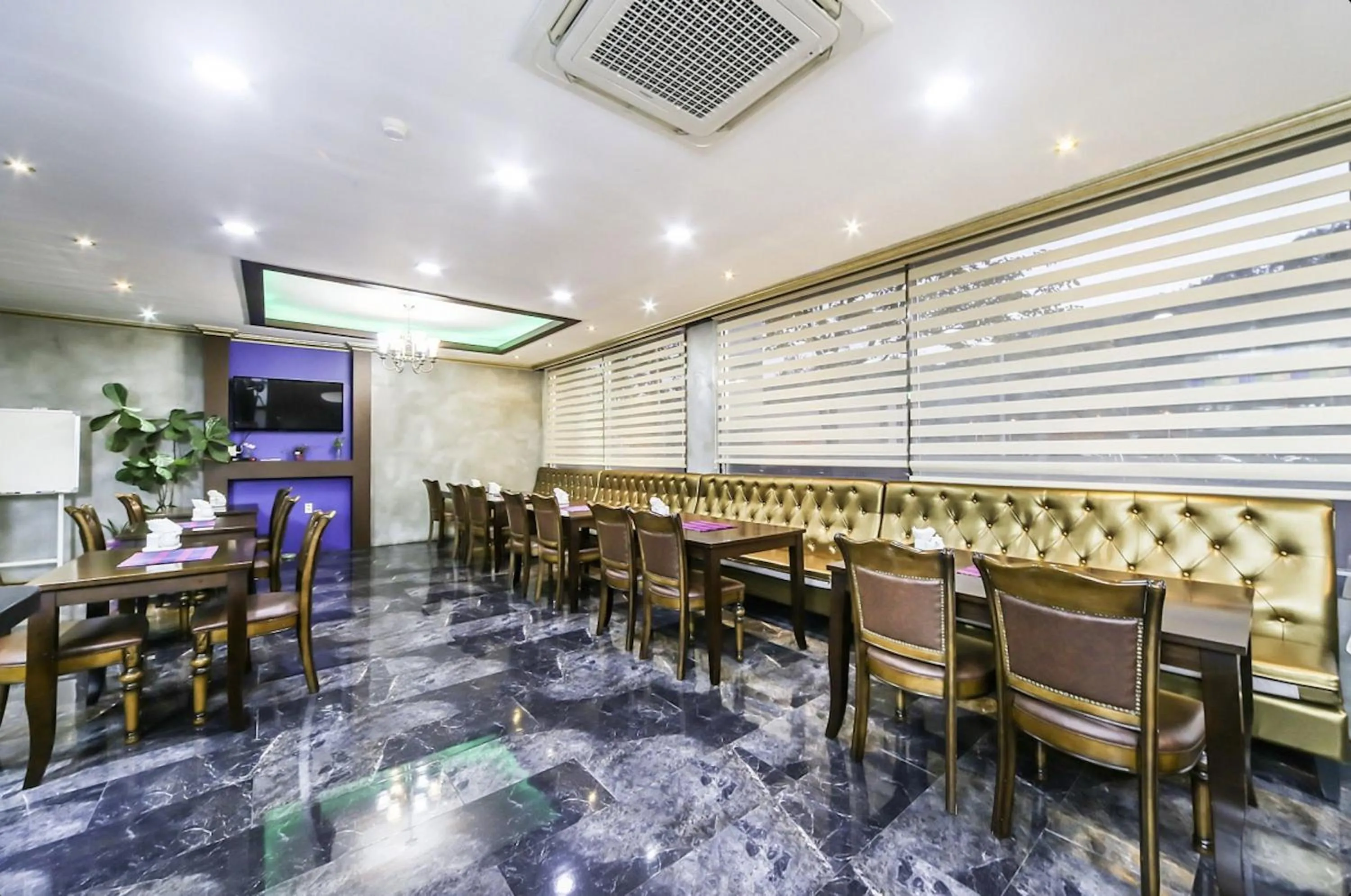 Modern Business Hotel