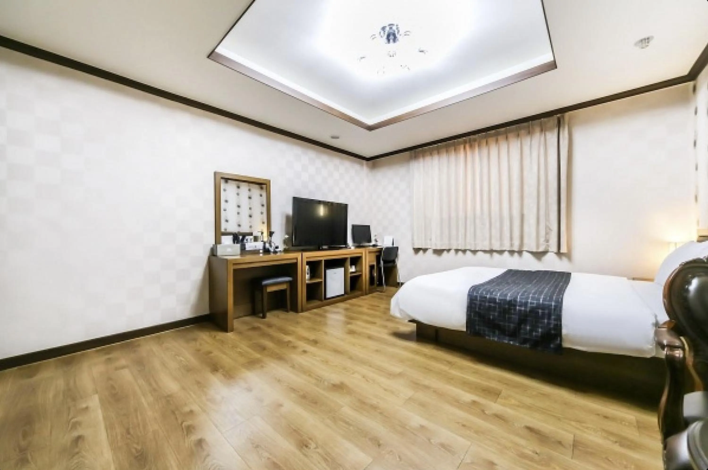 Bed in Modern Business Hotel