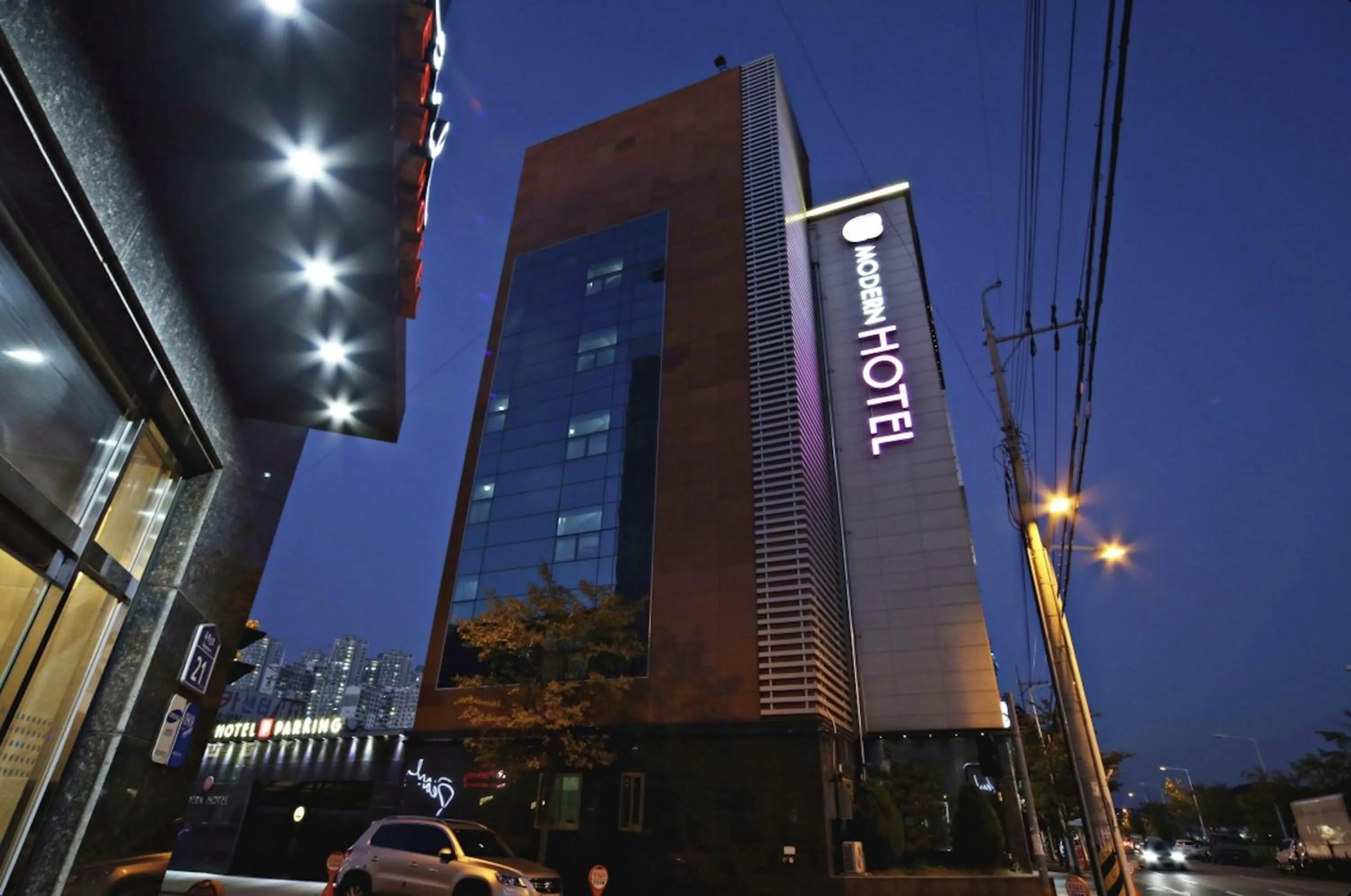 Modern Business Hotel