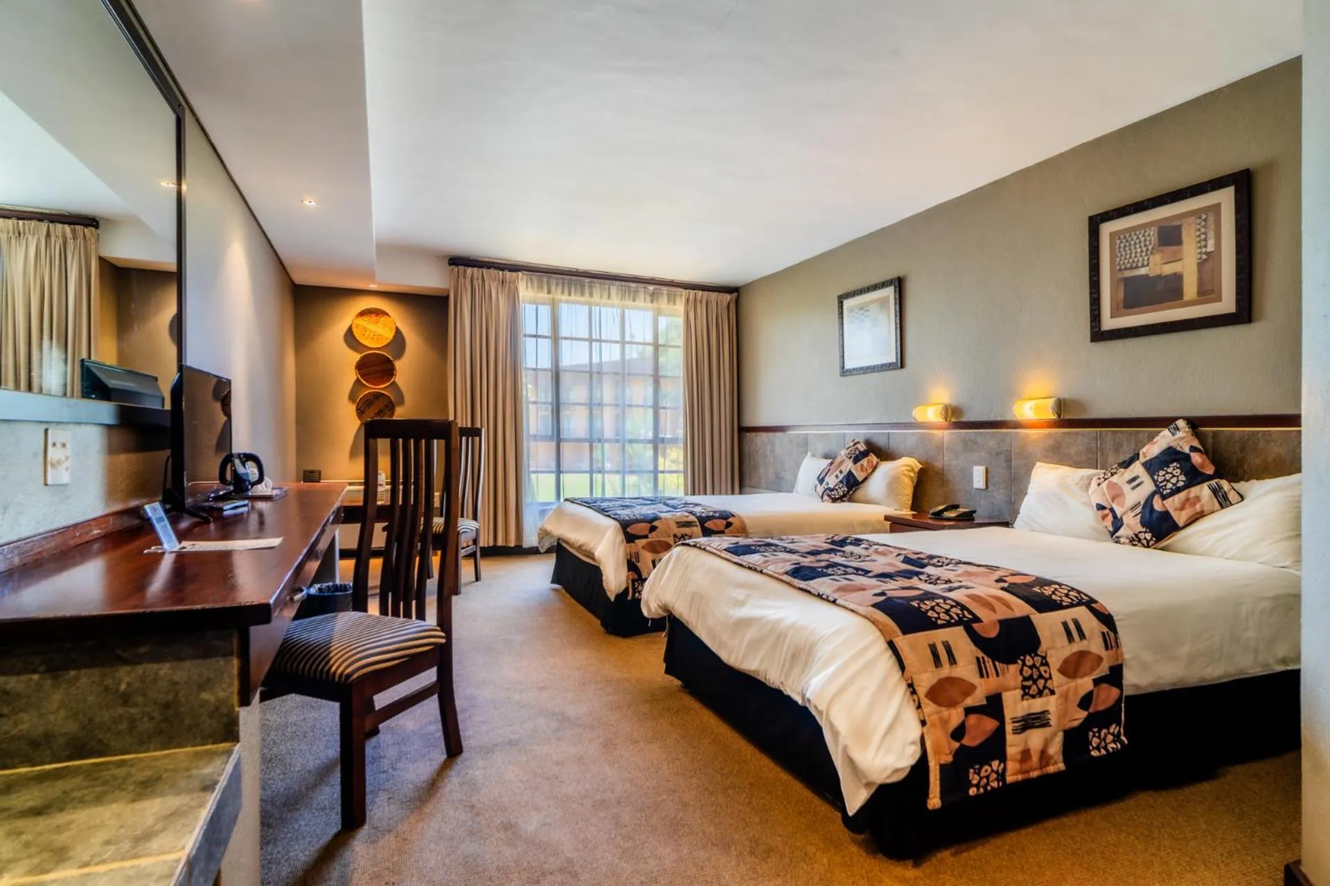 Bedroom, Bed in African Sky Hotels - Pine Lake Inn