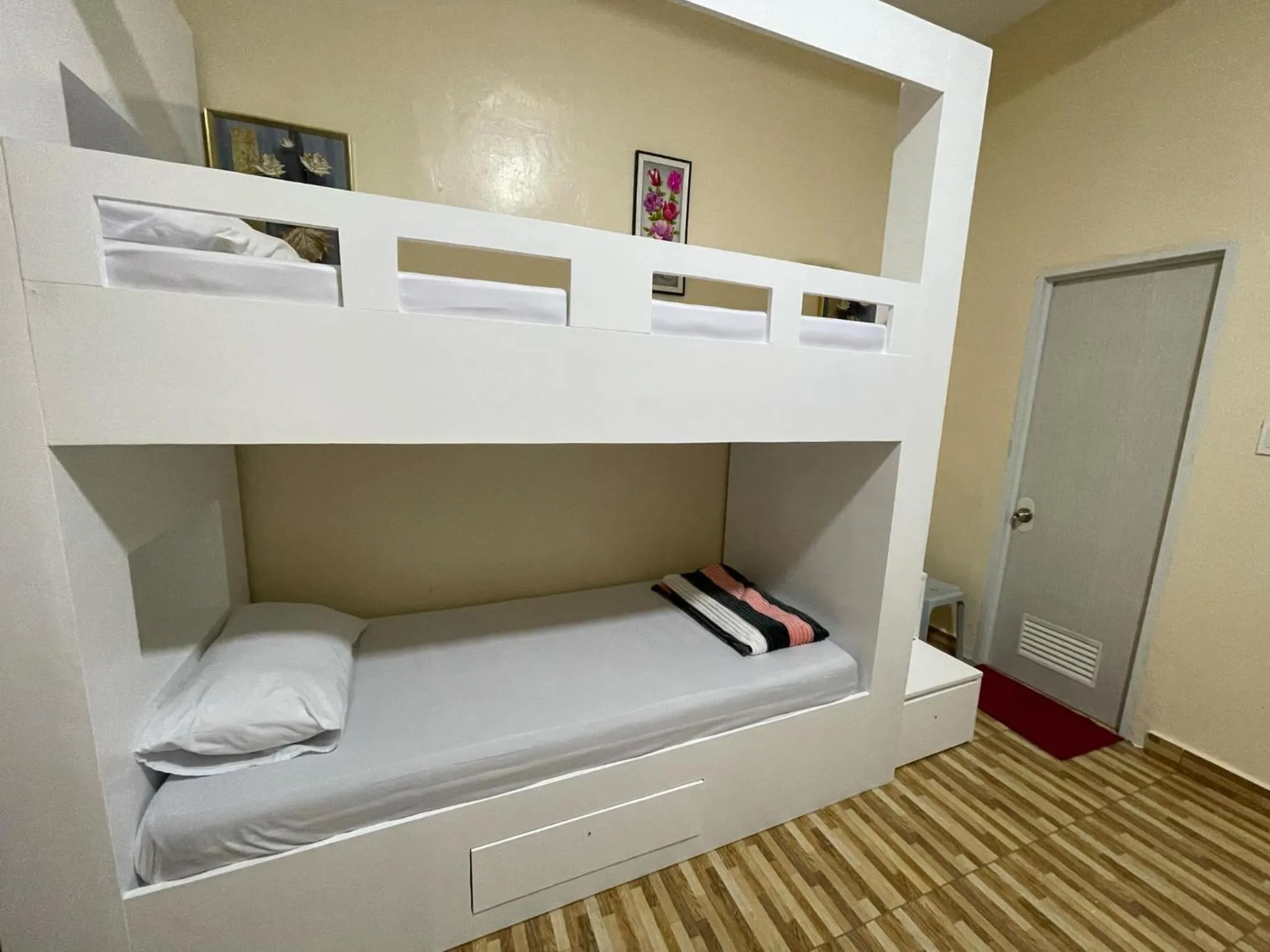 Bed in Whitesands Beach Resort